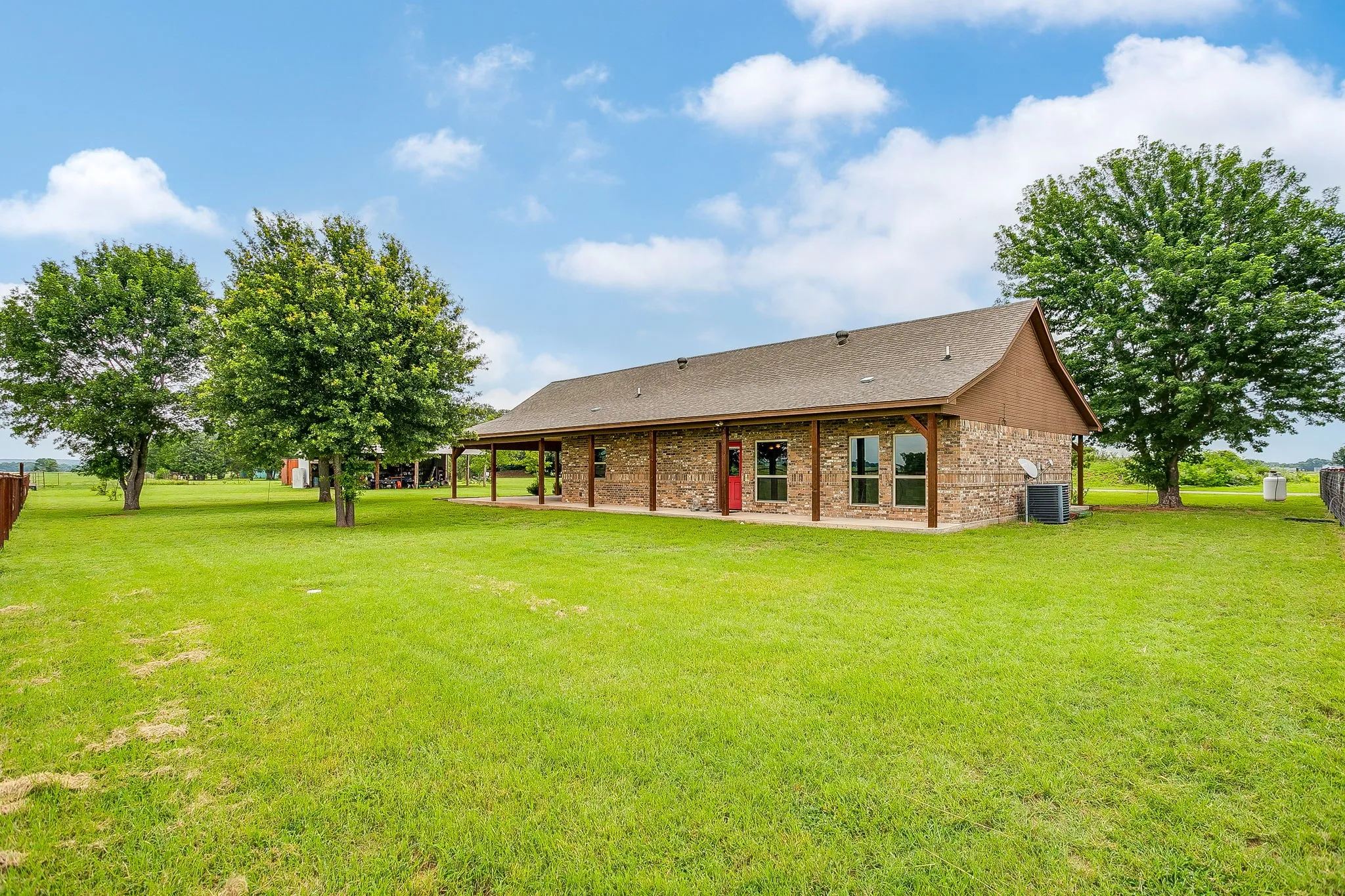 Single Family Residence For Sale in Parker County , 505 Double Tree Lane, Lipan, Texas 76462, 3 Bedroom, 2 Bathroom, Garage spaces, 1,500 Sqft, built in 2018, mls#21317168, Real Estate Agent in Lipan, Homes For Sale in Parker county, Homes For Sale in Lipan, Realtor in Lipan Texas, Real Estate Brokerage Independent Realty Texas, Luminita Cordes Realtor