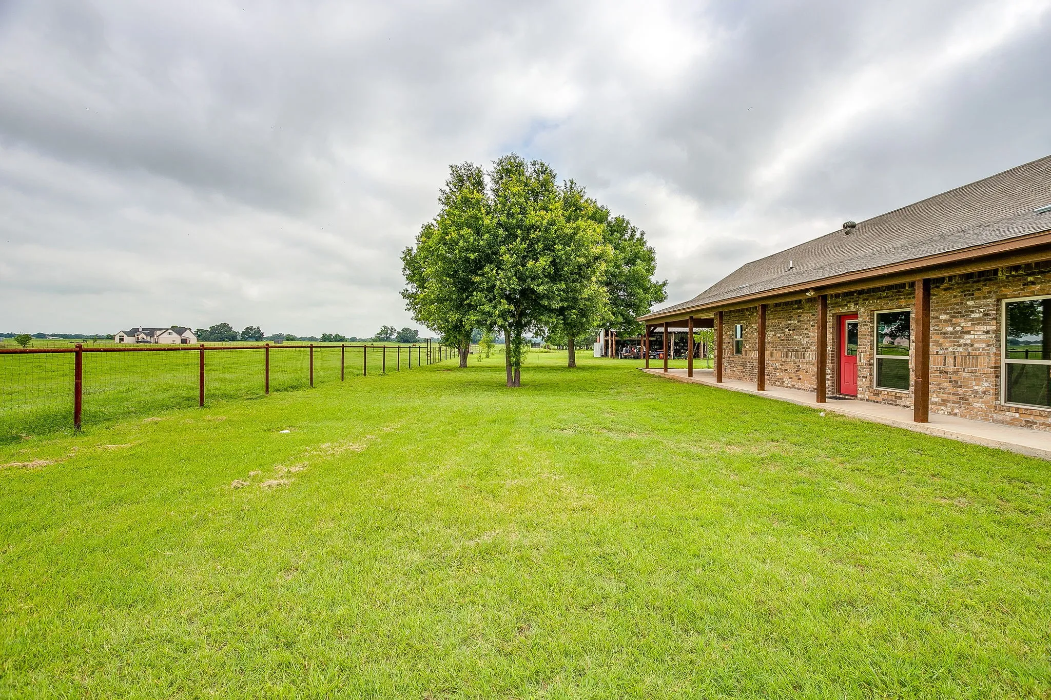 Single Family Residence For Sale in Parker County , 505 Double Tree Lane, Lipan, Texas 76462, 3 Bedroom, 2 Bathroom, Garage spaces, 1,500 Sqft, built in 2018, mls#21317168, Real Estate Agent in Lipan, Homes For Sale in Parker county, Homes For Sale in Lipan, Realtor in Lipan Texas, Real Estate Brokerage Independent Realty Texas, Luminita Cordes Realtor