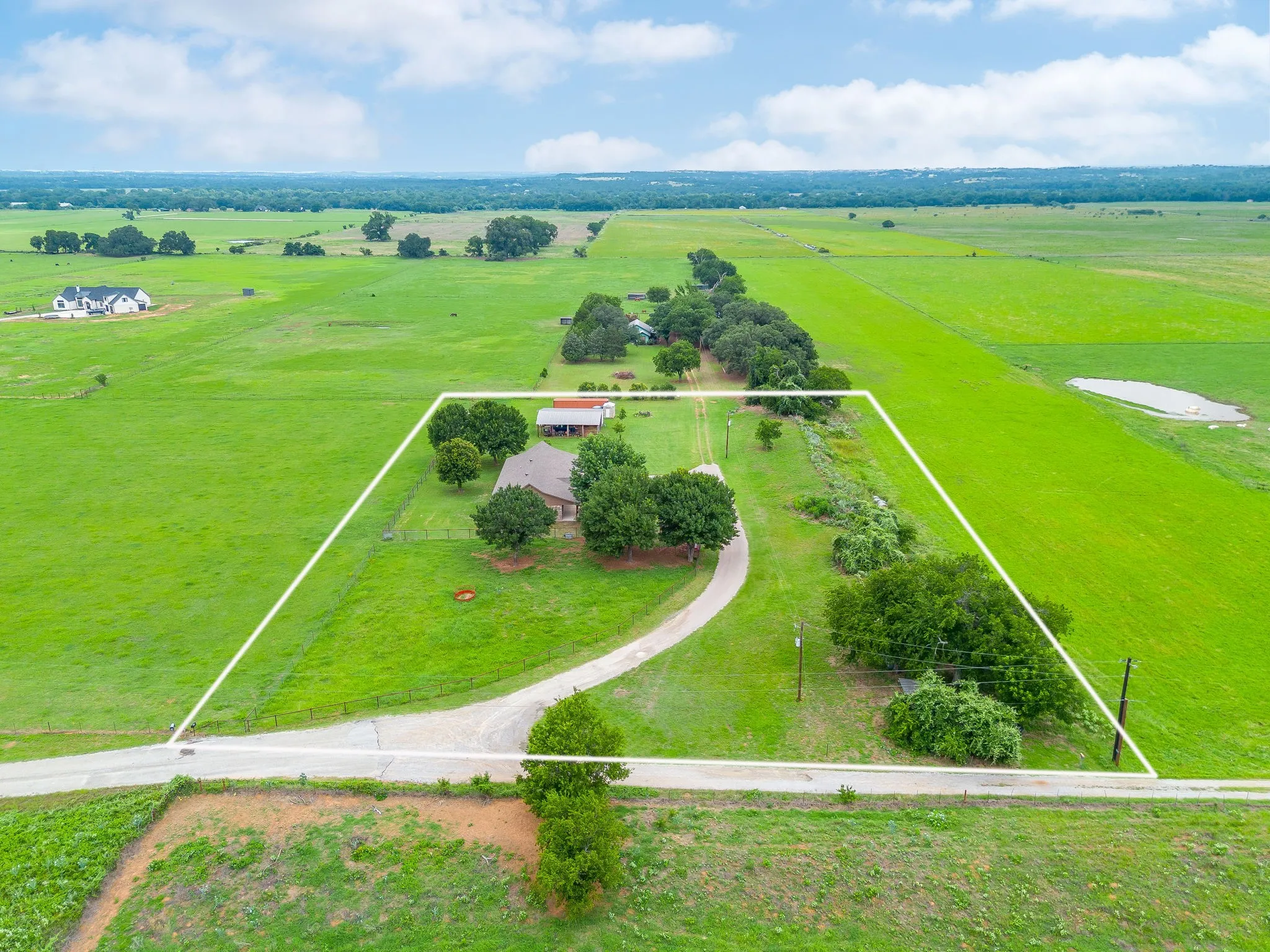Single Family Residence For Sale in Parker County , 505 Double Tree Lane, Lipan, Texas 76462, 3 Bedroom, 2 Bathroom, Garage spaces, 1,500 Sqft, built in 2018, mls#21317168, Real Estate Agent in Lipan, Homes For Sale in Parker county, Homes For Sale in Lipan, Realtor in Lipan Texas, Real Estate Brokerage Independent Realty Texas, Luminita Cordes Realtor