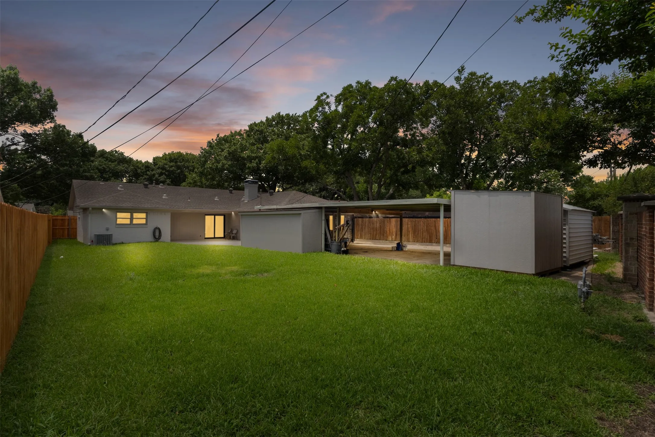 Single Family Residence For Sale in Dallas County , 908 Vinecrest Lane, Richardson, Texas 75080, 3 Bedroom, 2 Bathroom, Garage spaces, 2,342 Sqft, built in 1969, mls#21317154, Real Estate Agent in Richardson, Homes For Sale in Dallas county, Homes For Sale in Richardson, Realtor in Richardson Texas, Real Estate Brokerage Independent Realty Texas, Luminita Cordes Realtor