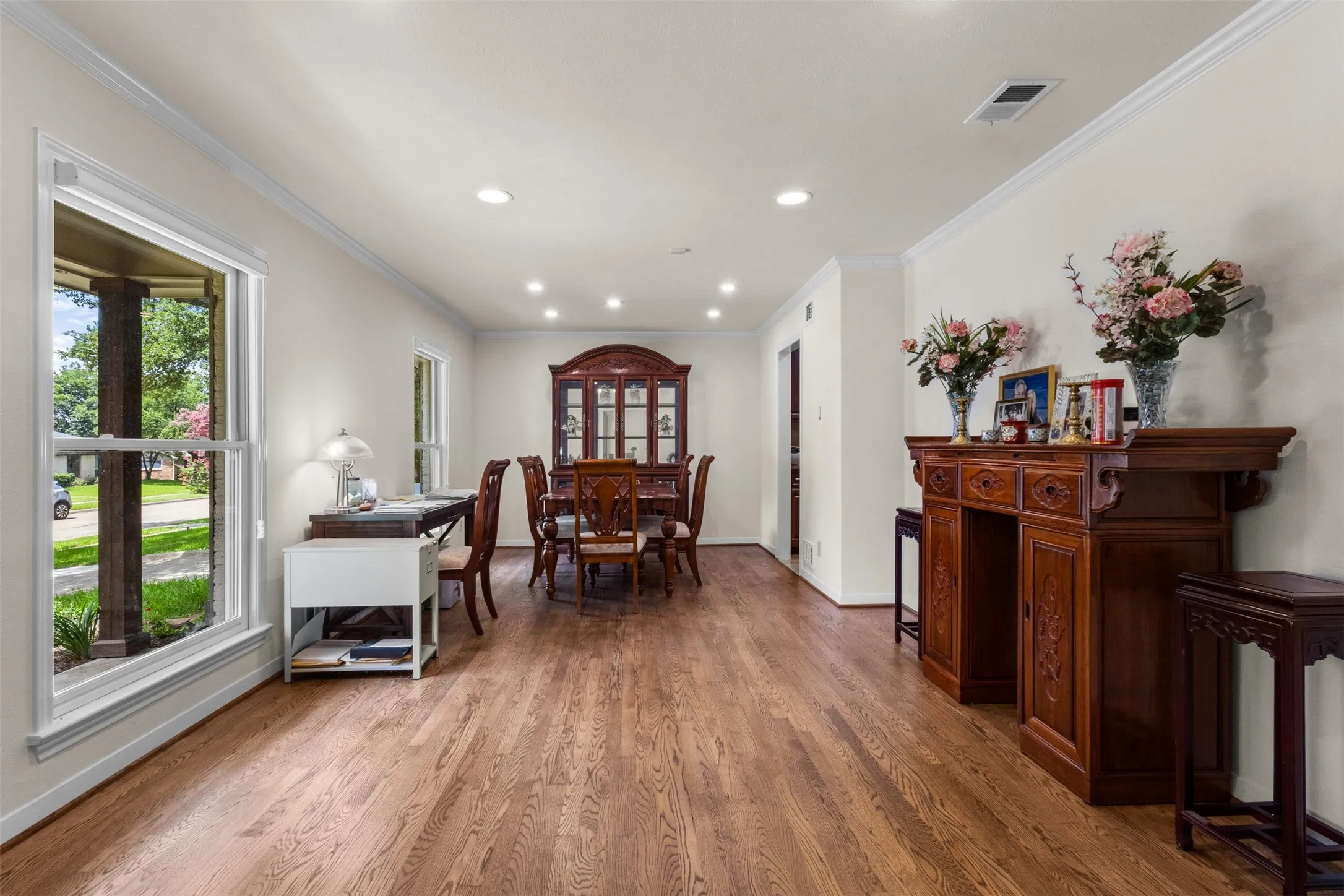 Single Family Residence For Sale in Dallas County , 908 Vinecrest Lane, Richardson, Texas 75080, 3 Bedroom, 2 Bathroom, Garage spaces, 2,342 Sqft, built in 1969, mls#21317154, Real Estate Agent in Richardson, Homes For Sale in Dallas county, Homes For Sale in Richardson, Realtor in Richardson Texas, Real Estate Brokerage Independent Realty Texas, Luminita Cordes Realtor