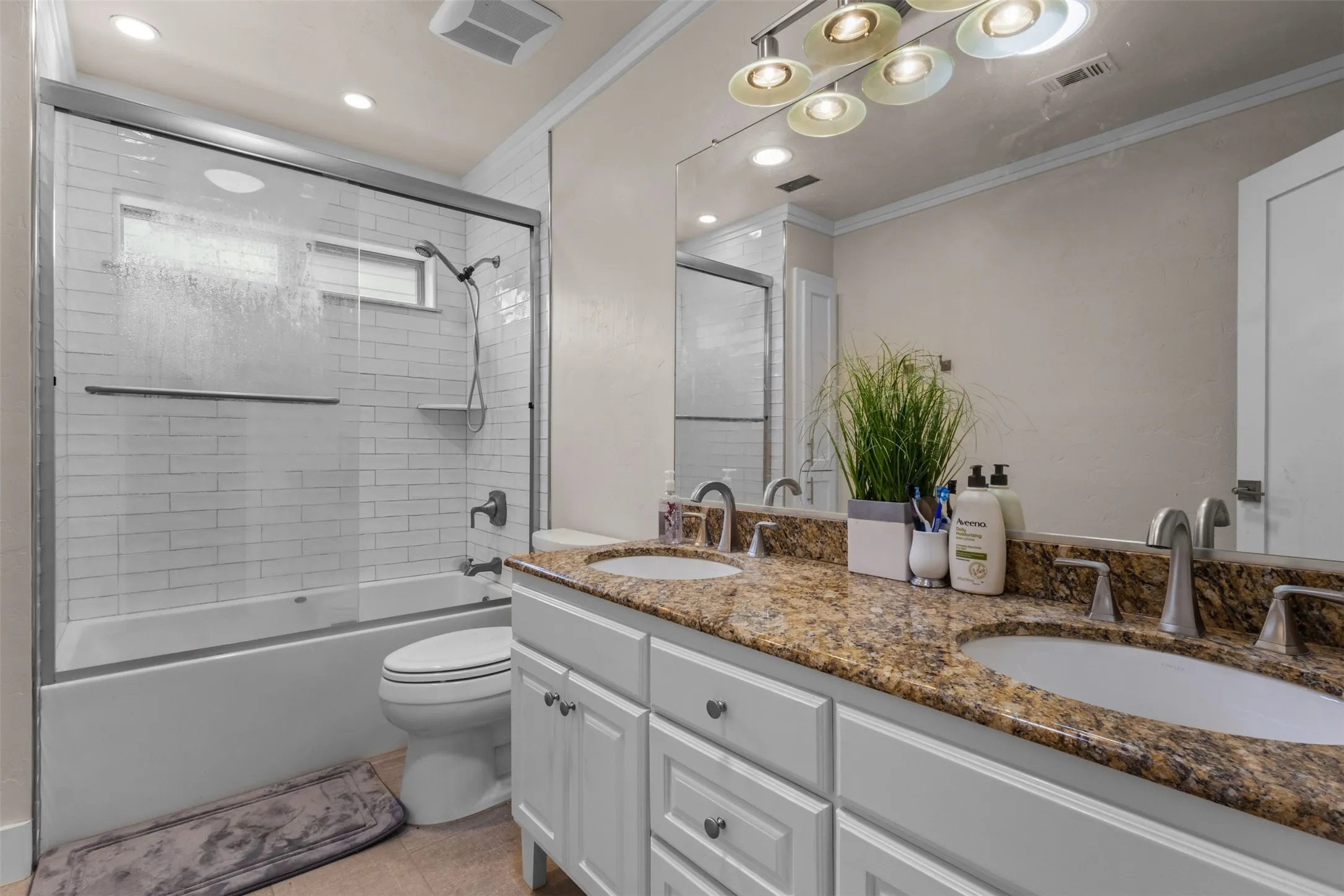 Single Family Residence For Sale in Dallas County , 908 Vinecrest Lane, Richardson, Texas 75080, 3 Bedroom, 2 Bathroom, Garage spaces, 2,342 Sqft, built in 1969, mls#21317154, Real Estate Agent in Richardson, Homes For Sale in Dallas county, Homes For Sale in Richardson, Realtor in Richardson Texas, Real Estate Brokerage Independent Realty Texas, Luminita Cordes Realtor