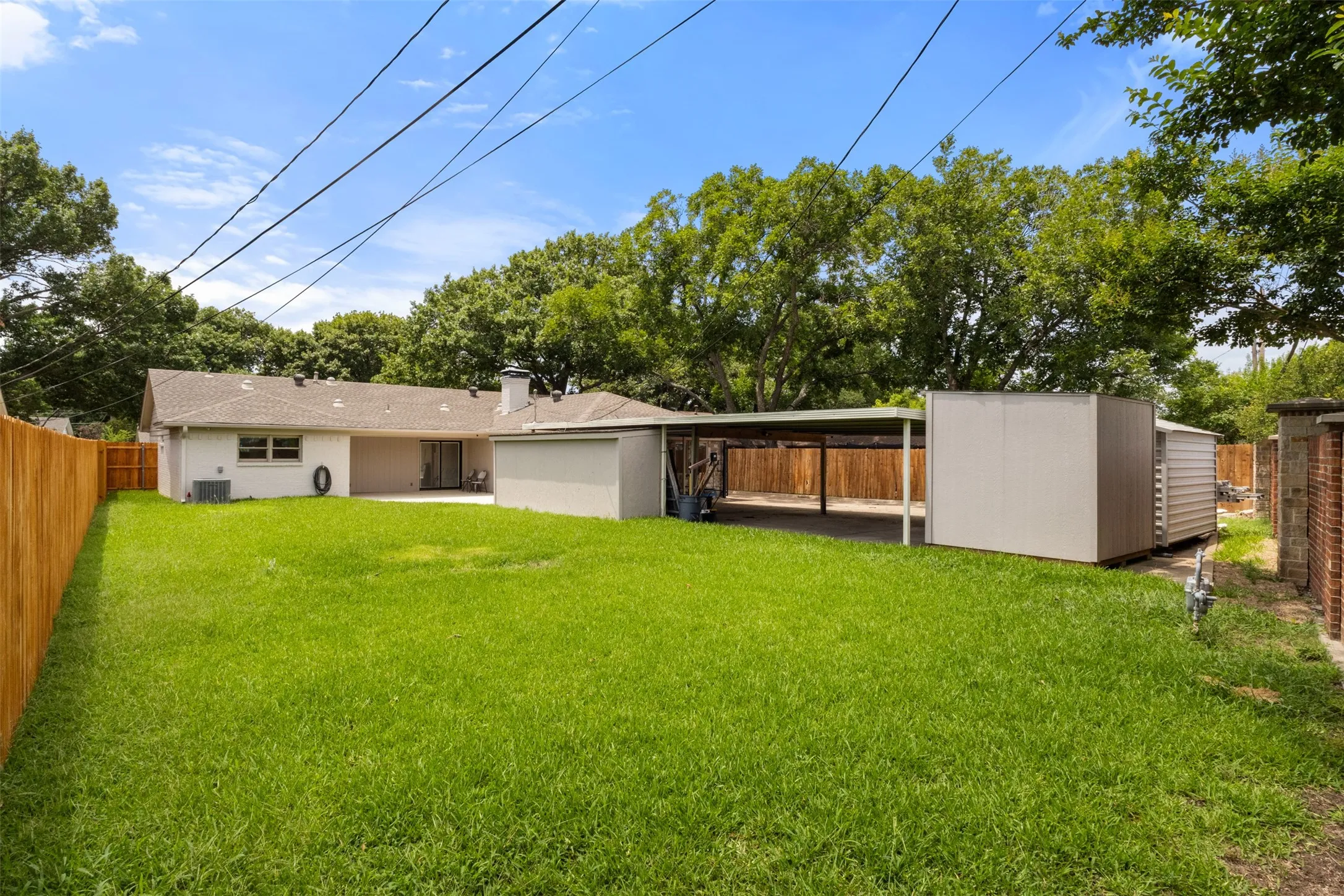 Single Family Residence For Sale in Dallas County , 908 Vinecrest Lane, Richardson, Texas 75080, 3 Bedroom, 2 Bathroom, Garage spaces, 2,342 Sqft, built in 1969, mls#21317154, Real Estate Agent in Richardson, Homes For Sale in Dallas county, Homes For Sale in Richardson, Realtor in Richardson Texas, Real Estate Brokerage Independent Realty Texas, Luminita Cordes Realtor