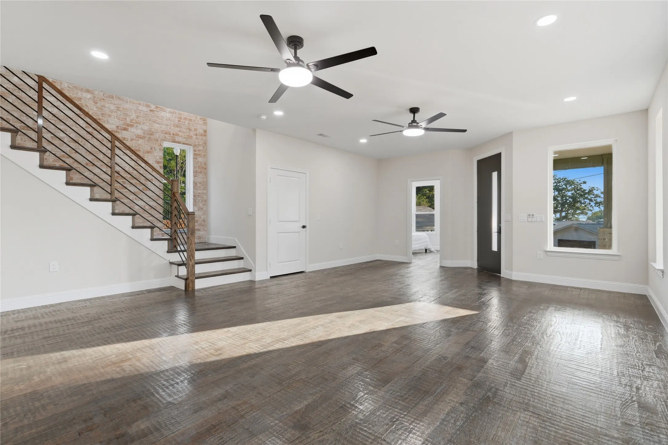 Single Family Residence For Sale in Henderson County , 2150 Lakeview Drive, Mabank, Texas 75156, 3 Bedroom, 4 Bathroom, Garage spaces, 2,800 Sqft, built in 2026, mls#21313452, Real Estate Agent in Mabank, Homes For Sale in Henderson county, Homes For Sale in Mabank, Realtor in Mabank Texas, Real Estate Brokerage Independent Realty Texas, Luminita Cordes Realtor