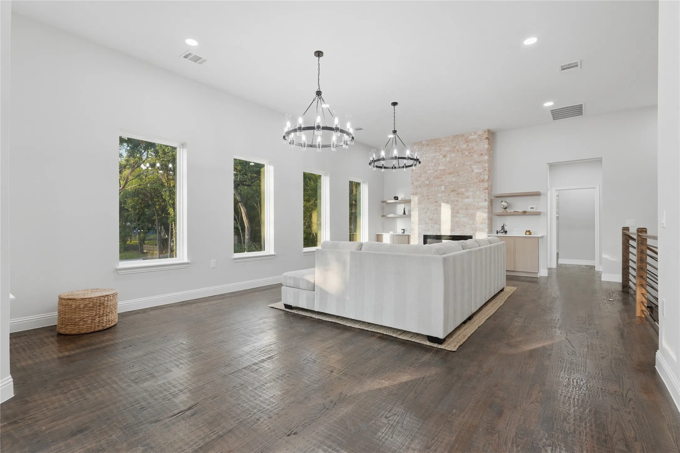Single Family Residence For Sale in Henderson County , 2150 Lakeview Drive, Mabank, Texas 75156, 3 Bedroom, 4 Bathroom, Garage spaces, 2,800 Sqft, built in 2026, mls#21313452, Real Estate Agent in Mabank, Homes For Sale in Henderson county, Homes For Sale in Mabank, Realtor in Mabank Texas, Real Estate Brokerage Independent Realty Texas, Luminita Cordes Realtor