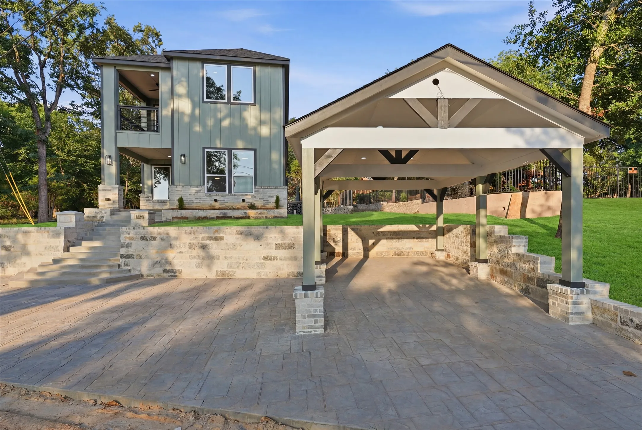 Single Family Residence For Sale in Henderson County , 2150 Lakeview Drive, Mabank, Texas 75156, 3 Bedroom, 4 Bathroom, Garage spaces, 2,800 Sqft, built in 2026, mls#21313452, Real Estate Agent in Mabank, Homes For Sale in Henderson county, Homes For Sale in Mabank, Realtor in Mabank Texas, Real Estate Brokerage Independent Realty Texas, Luminita Cordes Realtor