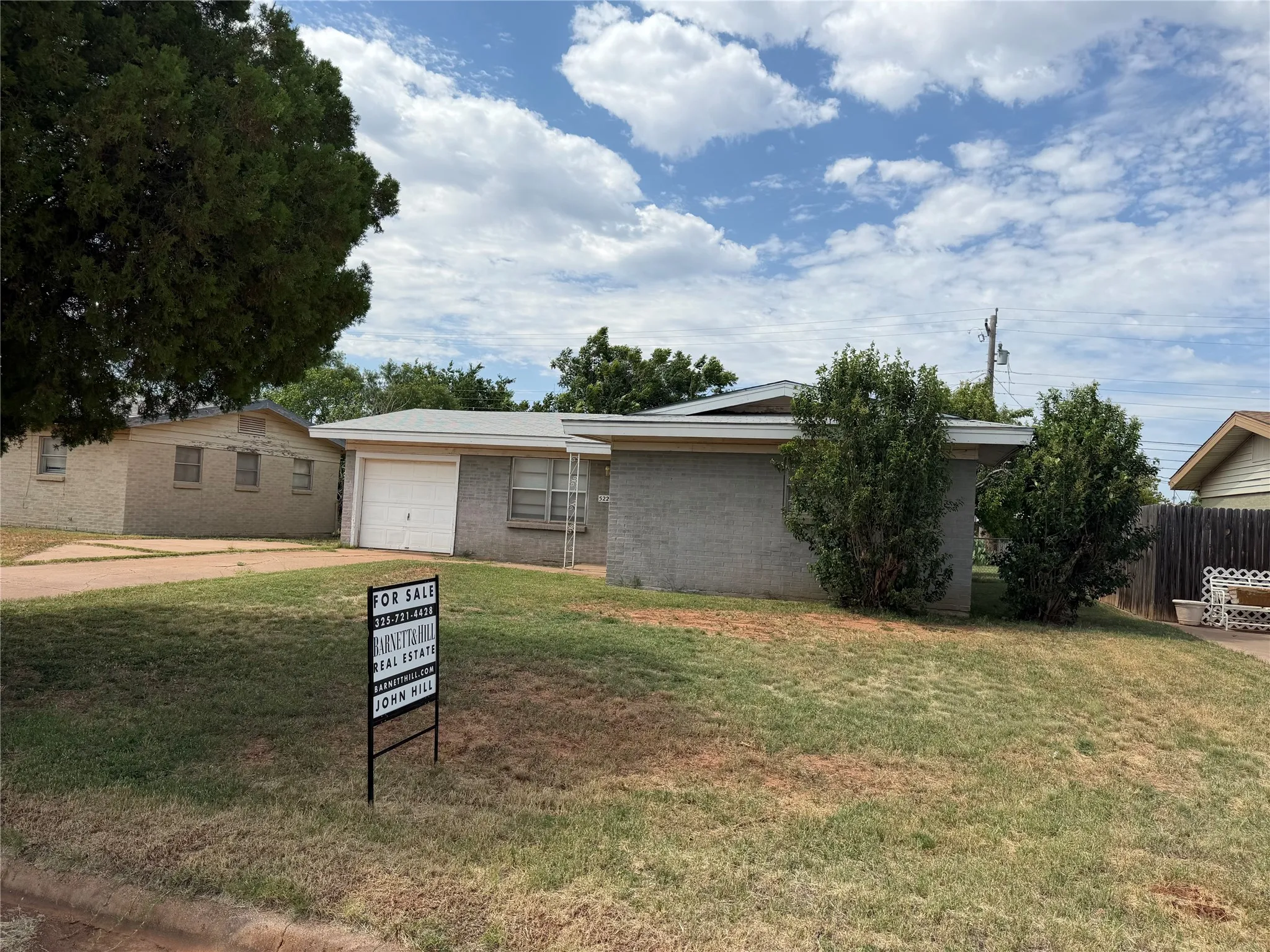 Single Family Residence For Sale in Taylor County , 5226 Lamesa Avenue, Abilene, Texas 79605, 3 Bedroom, 1 Bathroom, 1 Garage spaces, 1,008 Sqft, built in 1956, mls#21317282, Real Estate Agent in Abilene, Homes For Sale in Taylor county, Homes For Sale in Abilene, Realtor in Abilene Texas, Real Estate Brokerage Independent Realty Texas, Luminita Cordes Realtor