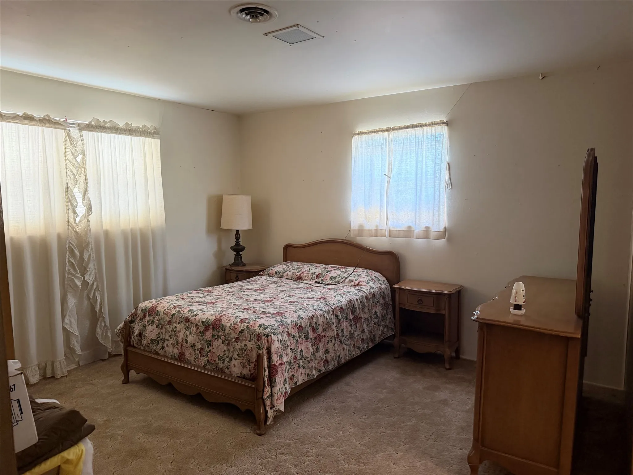 Single Family Residence For Sale in Taylor County , 5226 Lamesa Avenue, Abilene, Texas 79605, 3 Bedroom, 1 Bathroom, 1 Garage spaces, 1,008 Sqft, built in 1956, mls#21317282, Real Estate Agent in Abilene, Homes For Sale in Taylor county, Homes For Sale in Abilene, Realtor in Abilene Texas, Real Estate Brokerage Independent Realty Texas, Luminita Cordes Realtor