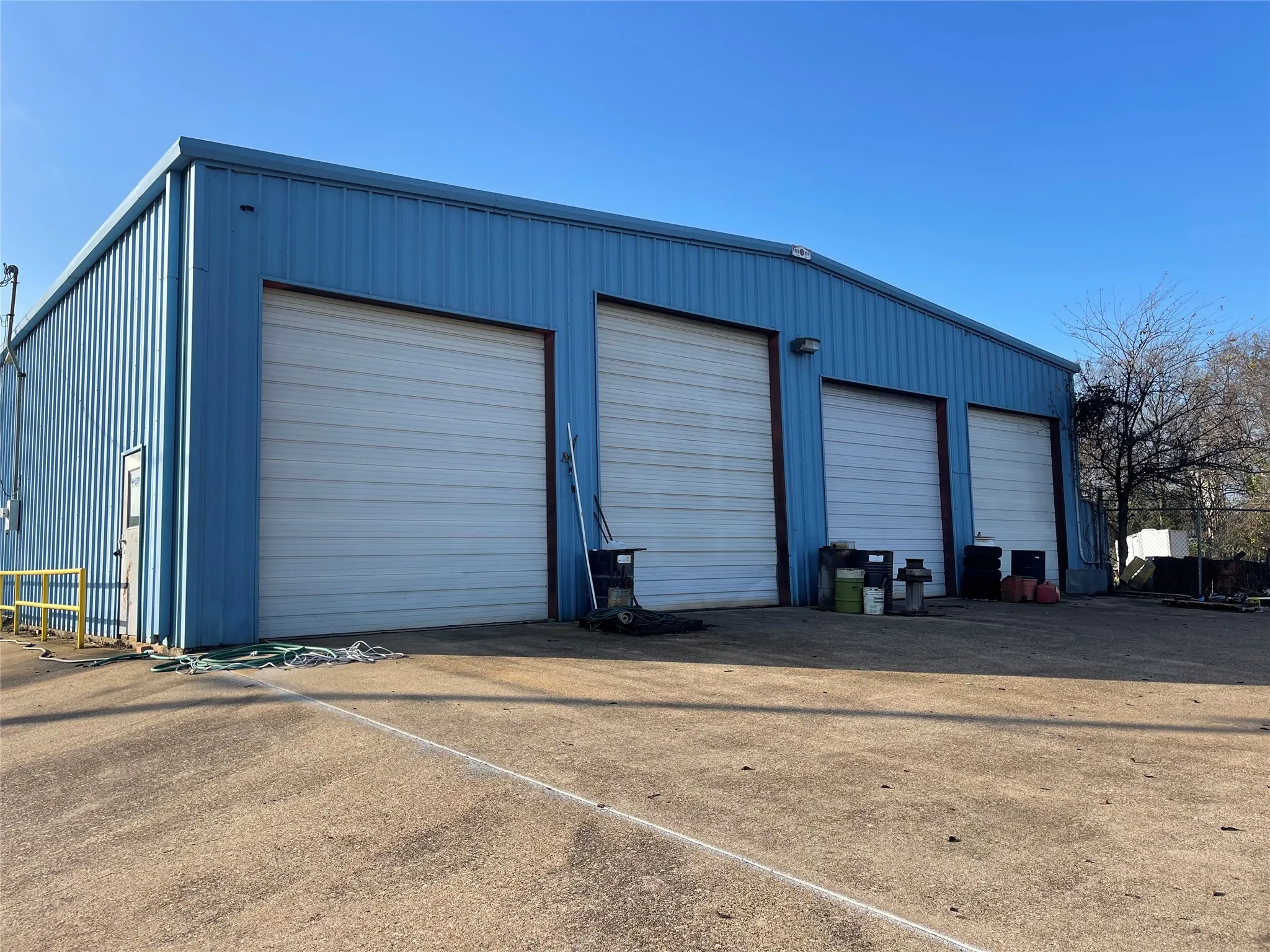 Industrial For Rent in Ellis County , 495 Proffitt Street B, Midlothian, Texas 76065, 0, 0, Garage spaces, 0 Sqft, built in 1985, Price $5,000, mls#21317158, Real Estate Agent in Midlothian, Homes For Rent in Ellis county, Homes For Rent in Midlothian, Realtor in Midlothian Texas, Real Estate Brokerage Independent Realty Texas, Luminita Cordes Realtor