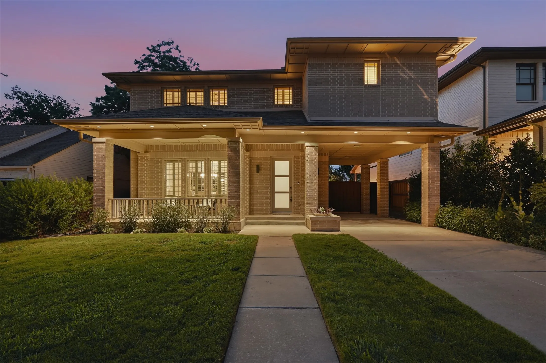 Single Family Residence For Sale in Dallas County , 5211 Miller Avenue, Dallas, Texas 75206, 3 Bedroom, 4 Bathroom, 2 Garage spaces, 2,780 Sqft, built in 2009, mls#21307627, Real Estate Agent in Dallas, Homes For Sale in Dallas county, Homes For Sale in Dallas, Realtor in Dallas Texas, Real Estate Brokerage Independent Realty Texas, Luminita Cordes Realtor