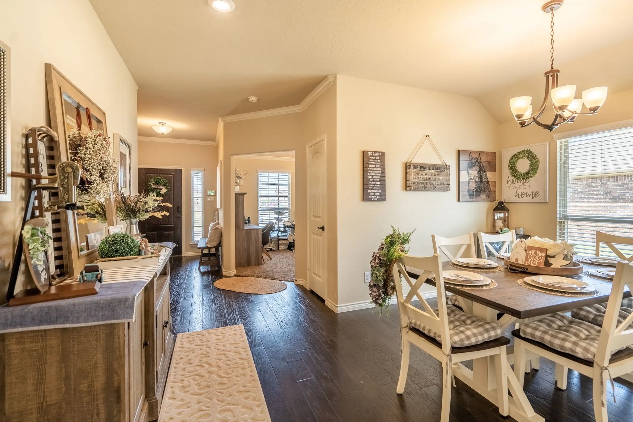 Single Family Residence For Rent in Kaufman County , 3017 Maverick Drive, Forney, Texas 75126, 4 Bedroom, 2 Bathroom, 2 Garage spaces, 2,032 Sqft, built in 2017, mls#21314081, Real Estate Agent in Forney, Homes For Rent in Kaufman county, Homes For Rent in Forney, Realtor in Forney Texas, Real Estate Brokerage Independent Realty Texas, Luminita Cordes Realtor