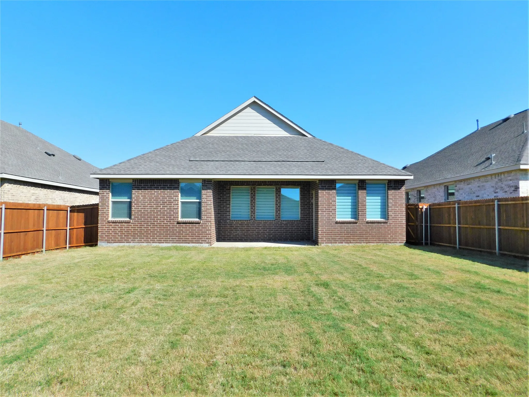 Single Family Residence For Rent in Denton County , 1624 Da Vinci Drive, Little Elm, Texas 75068, 3 Bedroom, 2 Bathroom, 2 Garage spaces, 1,626 Sqft, built in 2021, mls#21317296, Real Estate Agent in Little Elm, Homes For Rent in Denton county, Homes For Rent in Little Elm, Realtor in Little Elm Texas, Real Estate Brokerage Independent Realty Texas, Luminita Cordes Realtor