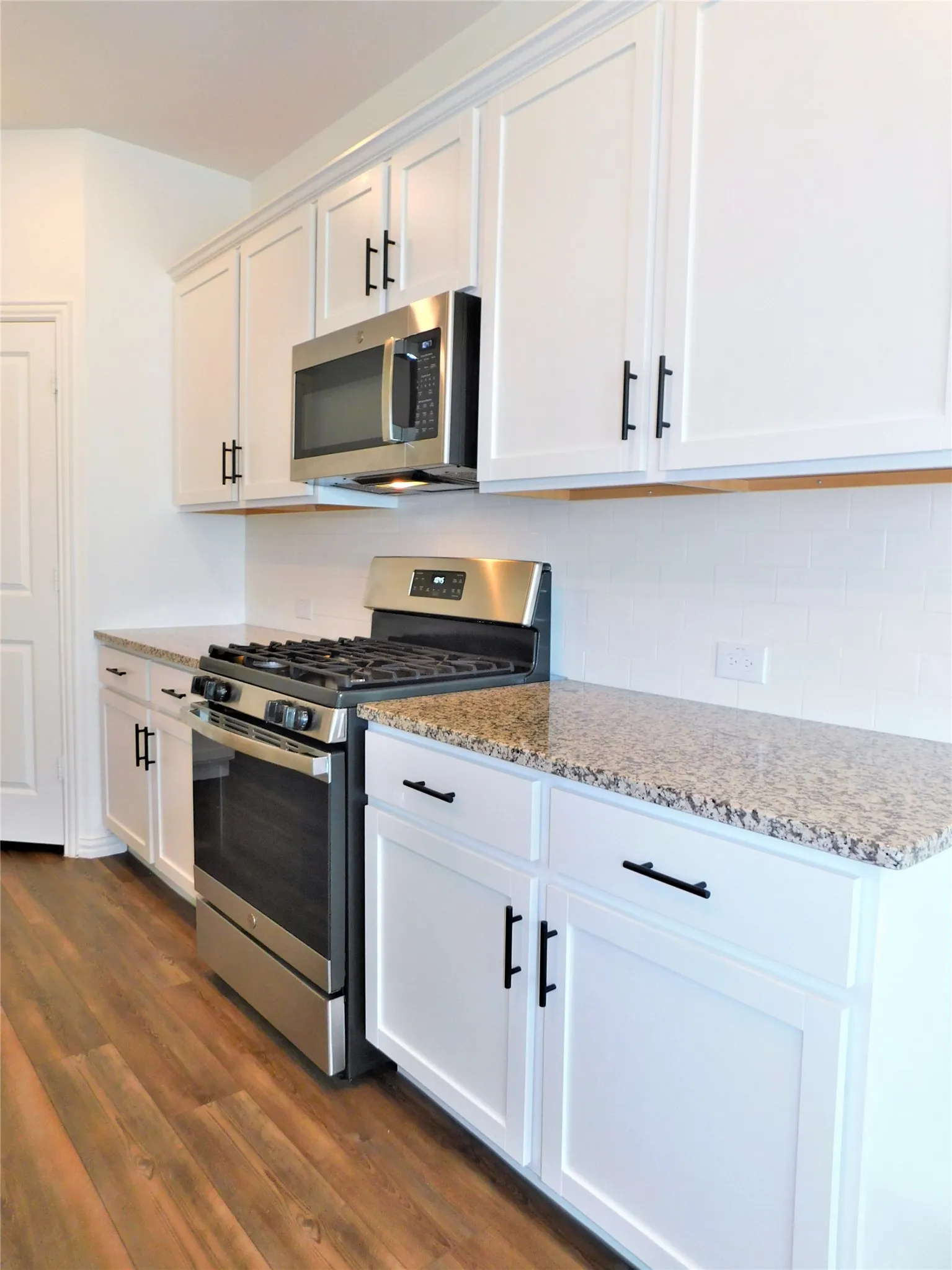 Single Family Residence For Rent in Denton County , 1624 Da Vinci Drive, Little Elm, Texas 75068, 3 Bedroom, 2 Bathroom, 2 Garage spaces, 1,626 Sqft, built in 2021, mls#21317296, Real Estate Agent in Little Elm, Homes For Rent in Denton county, Homes For Rent in Little Elm, Realtor in Little Elm Texas, Real Estate Brokerage Independent Realty Texas, Luminita Cordes Realtor