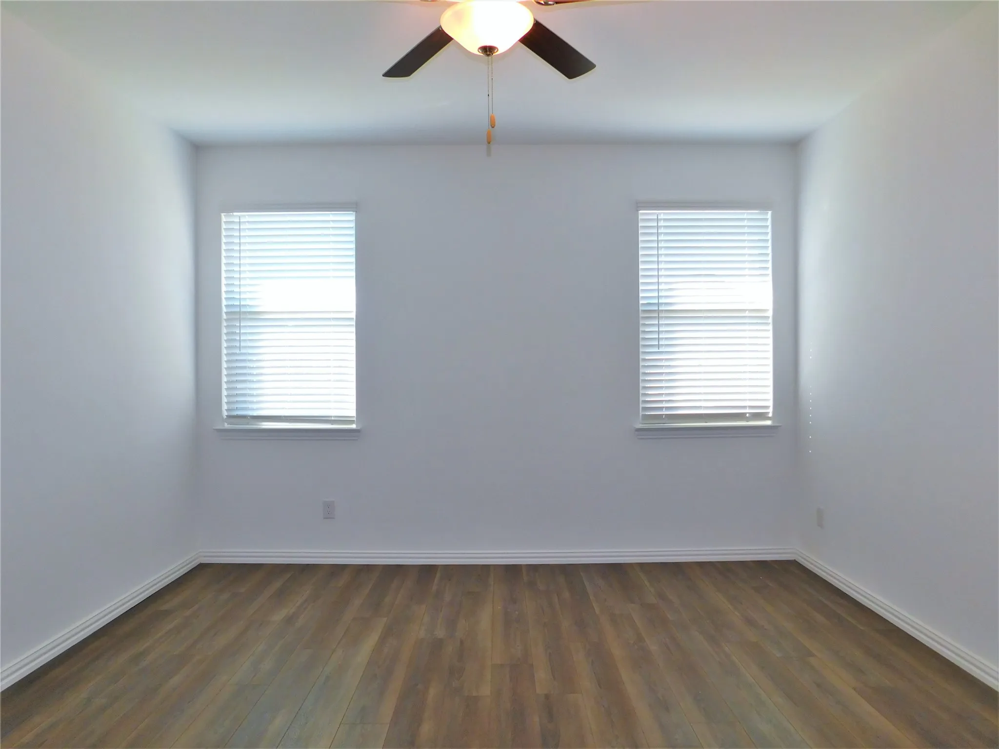 Single Family Residence For Rent in Denton County , 1624 Da Vinci Drive, Little Elm, Texas 75068, 3 Bedroom, 2 Bathroom, 2 Garage spaces, 1,626 Sqft, built in 2021, mls#21317296, Real Estate Agent in Little Elm, Homes For Rent in Denton county, Homes For Rent in Little Elm, Realtor in Little Elm Texas, Real Estate Brokerage Independent Realty Texas, Luminita Cordes Realtor