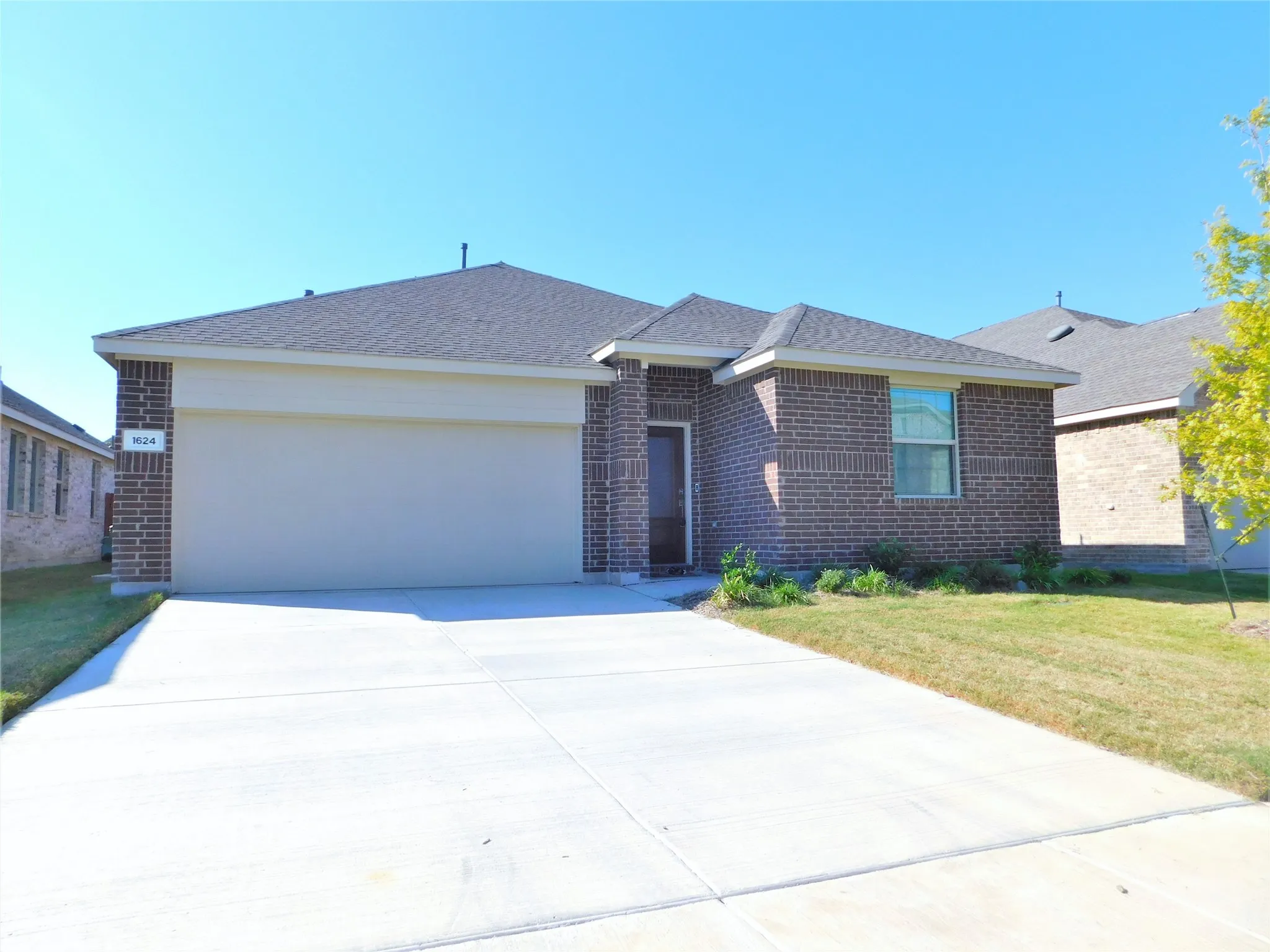 Single Family Residence For Rent in Denton County , 1624 Da Vinci Drive, Little Elm, Texas 75068, 3 Bedroom, 2 Bathroom, 2 Garage spaces, 1,626 Sqft, built in 2021, mls#21317296, Real Estate Agent in Little Elm, Homes For Rent in Denton county, Homes For Rent in Little Elm, Realtor in Little Elm Texas, Real Estate Brokerage Independent Realty Texas, Luminita Cordes Realtor