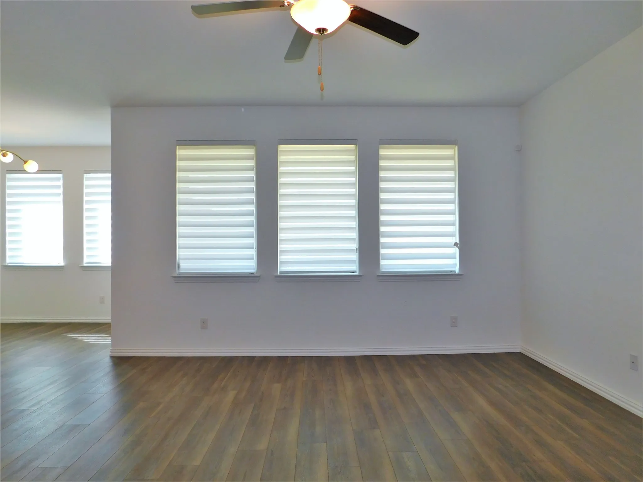 Single Family Residence For Rent in Denton County , 1624 Da Vinci Drive, Little Elm, Texas 75068, 3 Bedroom, 2 Bathroom, 2 Garage spaces, 1,626 Sqft, built in 2021, mls#21317296, Real Estate Agent in Little Elm, Homes For Rent in Denton county, Homes For Rent in Little Elm, Realtor in Little Elm Texas, Real Estate Brokerage Independent Realty Texas, Luminita Cordes Realtor