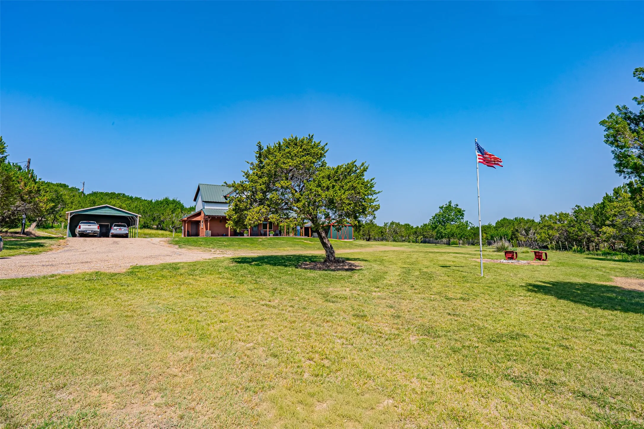 Single Family Residence For Sale in Hood County , 7744 Wd Court, Lipan, Texas 76462, 2 Bedroom, 3 Bathroom, Garage spaces, 1,584 Sqft, built in 2007, mls#21317353, Real Estate Agent in Lipan, Homes For Sale in Hood county, Homes For Sale in Lipan, Realtor in Lipan Texas, Real Estate Brokerage Independent Realty Texas, Luminita Cordes Realtor