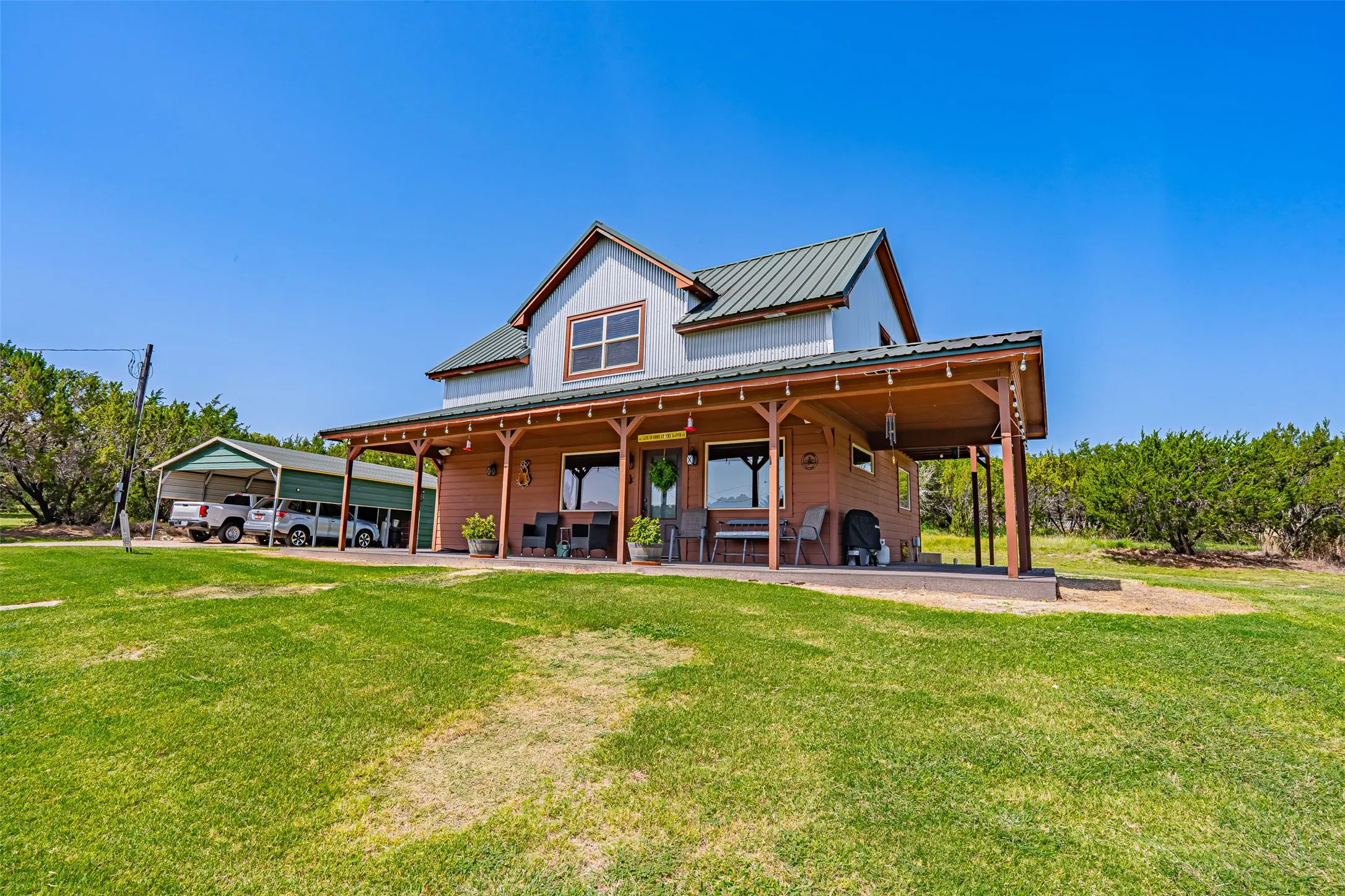 Single Family Residence For Sale in Hood County , 7744 Wd Court, Lipan, Texas 76462, 2 Bedroom, 3 Bathroom, Garage spaces, 1,584 Sqft, built in 2007, mls#21317353, Real Estate Agent in Lipan, Homes For Sale in Hood county, Homes For Sale in Lipan, Realtor in Lipan Texas, Real Estate Brokerage Independent Realty Texas, Luminita Cordes Realtor