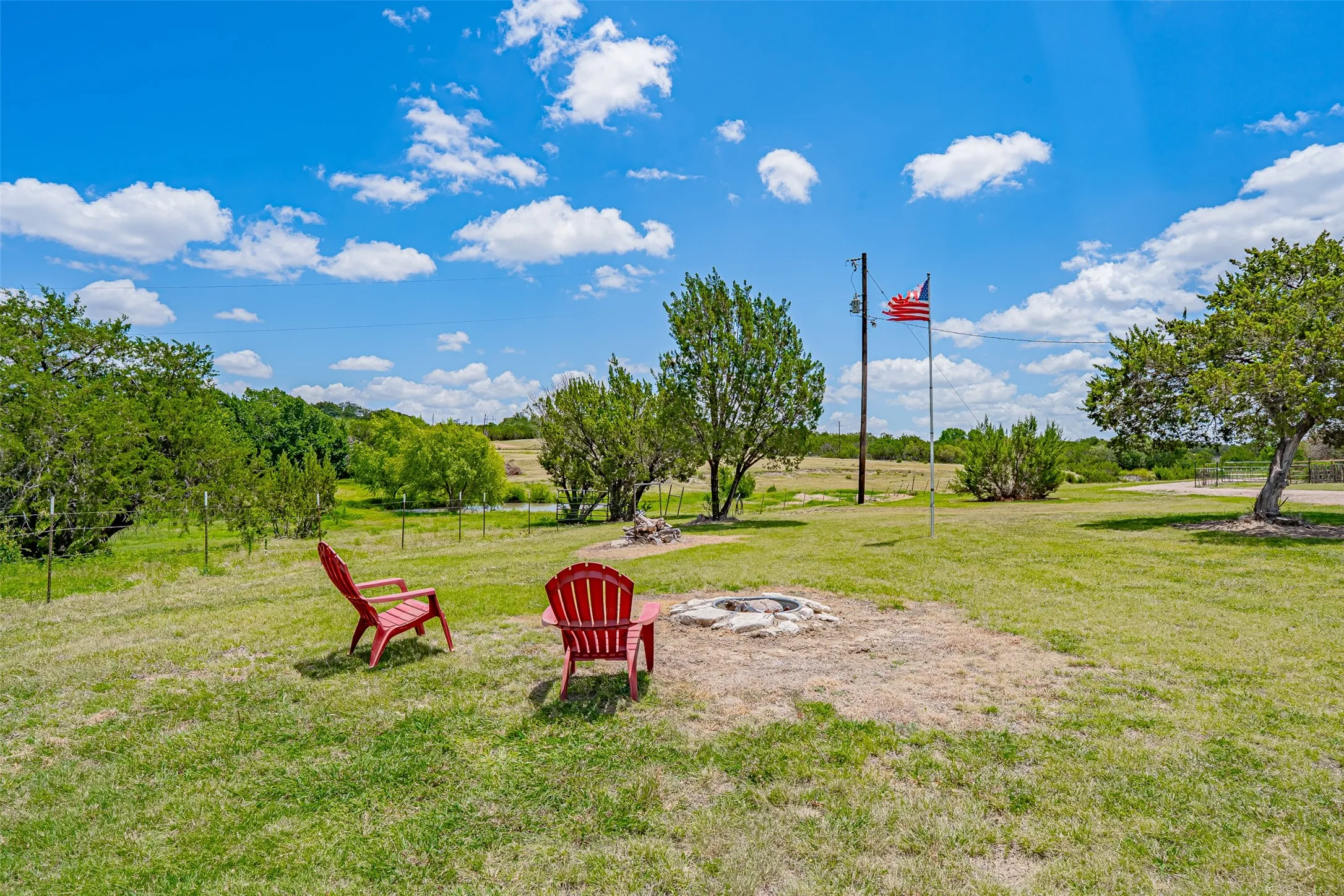 Single Family Residence For Sale in Hood County , 7744 Wd Court, Lipan, Texas 76462, 2 Bedroom, 3 Bathroom, Garage spaces, 1,584 Sqft, built in 2007, mls#21317353, Real Estate Agent in Lipan, Homes For Sale in Hood county, Homes For Sale in Lipan, Realtor in Lipan Texas, Real Estate Brokerage Independent Realty Texas, Luminita Cordes Realtor