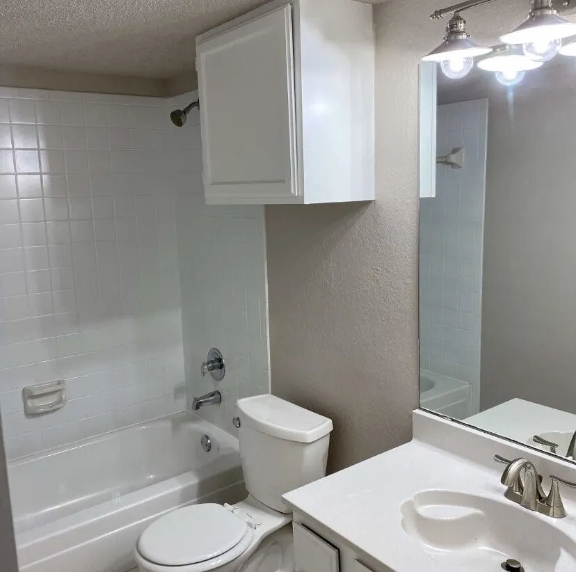 Single Family Residence For Sale in Dallas County , 5027 Clover Haven Street, Dallas, Texas 75227, 2 Bedroom, 2 Bathroom, 2 Garage spaces, 1,193 Sqft, built in 1986, mls#21317369, Real Estate Agent in Dallas, Homes For Sale in Dallas county, Homes For Sale in Dallas, Realtor in Dallas Texas, Real Estate Brokerage Independent Realty Texas, Luminita Cordes Realtor