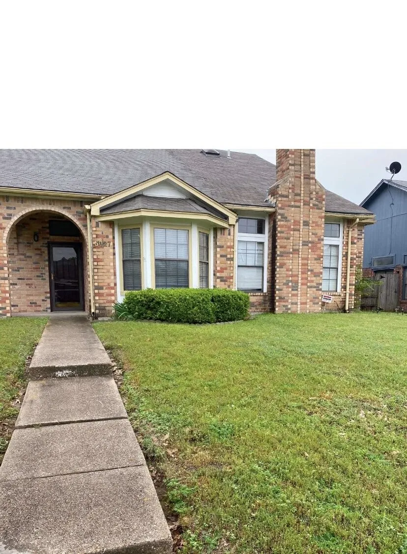 Single Family Residence For Sale in Dallas County , 5027 Clover Haven Street, Dallas, Texas 75227, 2 Bedroom, 2 Bathroom, 2 Garage spaces, 1,193 Sqft, built in 1986, mls#21317369, Real Estate Agent in Dallas, Homes For Sale in Dallas county, Homes For Sale in Dallas, Realtor in Dallas Texas, Real Estate Brokerage Independent Realty Texas, Luminita Cordes Realtor