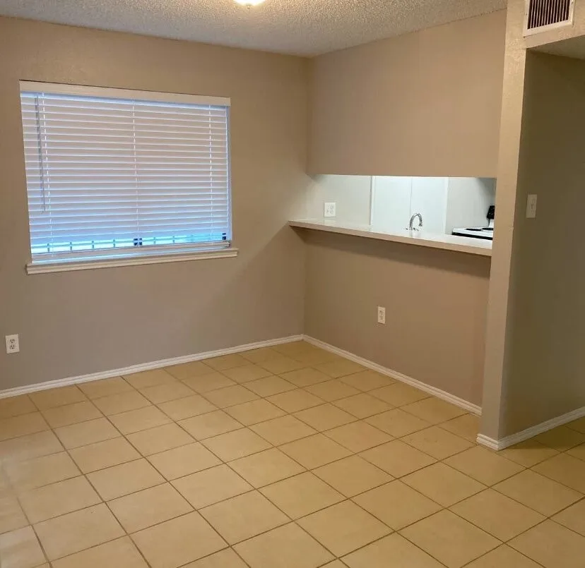 Single Family Residence For Sale in Dallas County , 5027 Clover Haven Street, Dallas, Texas 75227, 2 Bedroom, 2 Bathroom, 2 Garage spaces, 1,193 Sqft, built in 1986, mls#21317369, Real Estate Agent in Dallas, Homes For Sale in Dallas county, Homes For Sale in Dallas, Realtor in Dallas Texas, Real Estate Brokerage Independent Realty Texas, Luminita Cordes Realtor