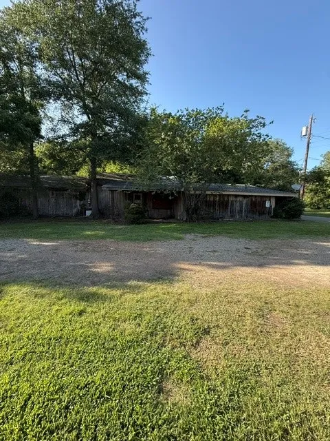 Improved Land For Sale in Lamar County , 325 25th Street NE, Paris, Texas 75460, 0, 0, Garage spaces, 0 Sqft, built in 1960, Price $75,000, mls#21314073, Real Estate Agent in Paris, Homes For Sale in Lamar county, Homes For Sale in Paris, Realtor in Paris Texas, Real Estate Brokerage Independent Realty Texas, Luminita Cordes Realtor