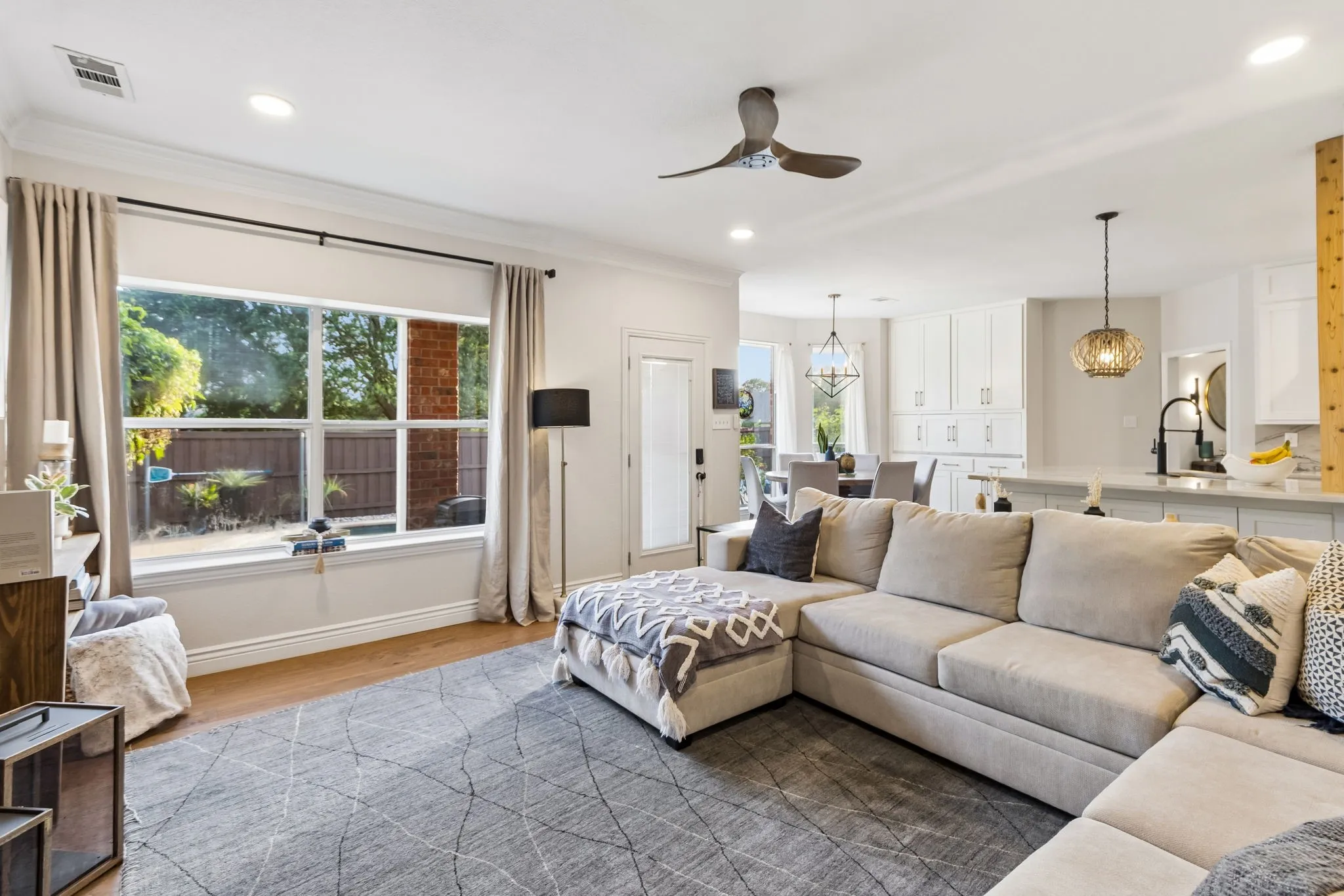 Single Family Residence For Sale in Tarrant County , 1427 Briar Meadow Drive, Keller, Texas 76248, 4 Bedroom, 4 Bathroom, 2 Garage spaces, 3,064 Sqft, built in 1995, mls#21316862, Real Estate Agent in Keller, Homes For Sale in Tarrant county, Homes For Sale in Keller, Realtor in Keller Texas, Real Estate Brokerage Independent Realty Texas, Luminita Cordes Realtor