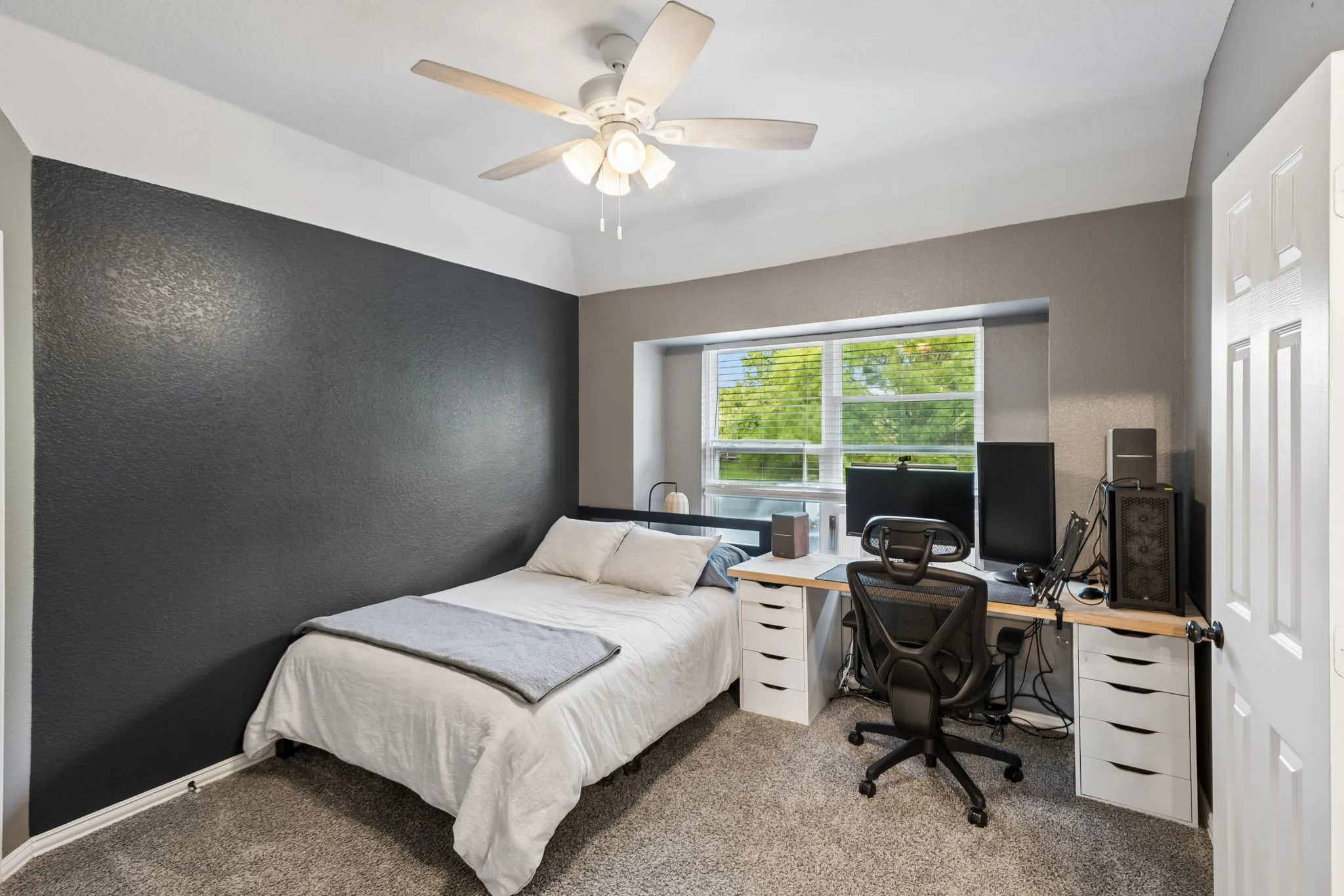 Single Family Residence For Sale in Tarrant County , 1427 Briar Meadow Drive, Keller, Texas 76248, 4 Bedroom, 4 Bathroom, 2 Garage spaces, 3,064 Sqft, built in 1995, mls#21316862, Real Estate Agent in Keller, Homes For Sale in Tarrant county, Homes For Sale in Keller, Realtor in Keller Texas, Real Estate Brokerage Independent Realty Texas, Luminita Cordes Realtor