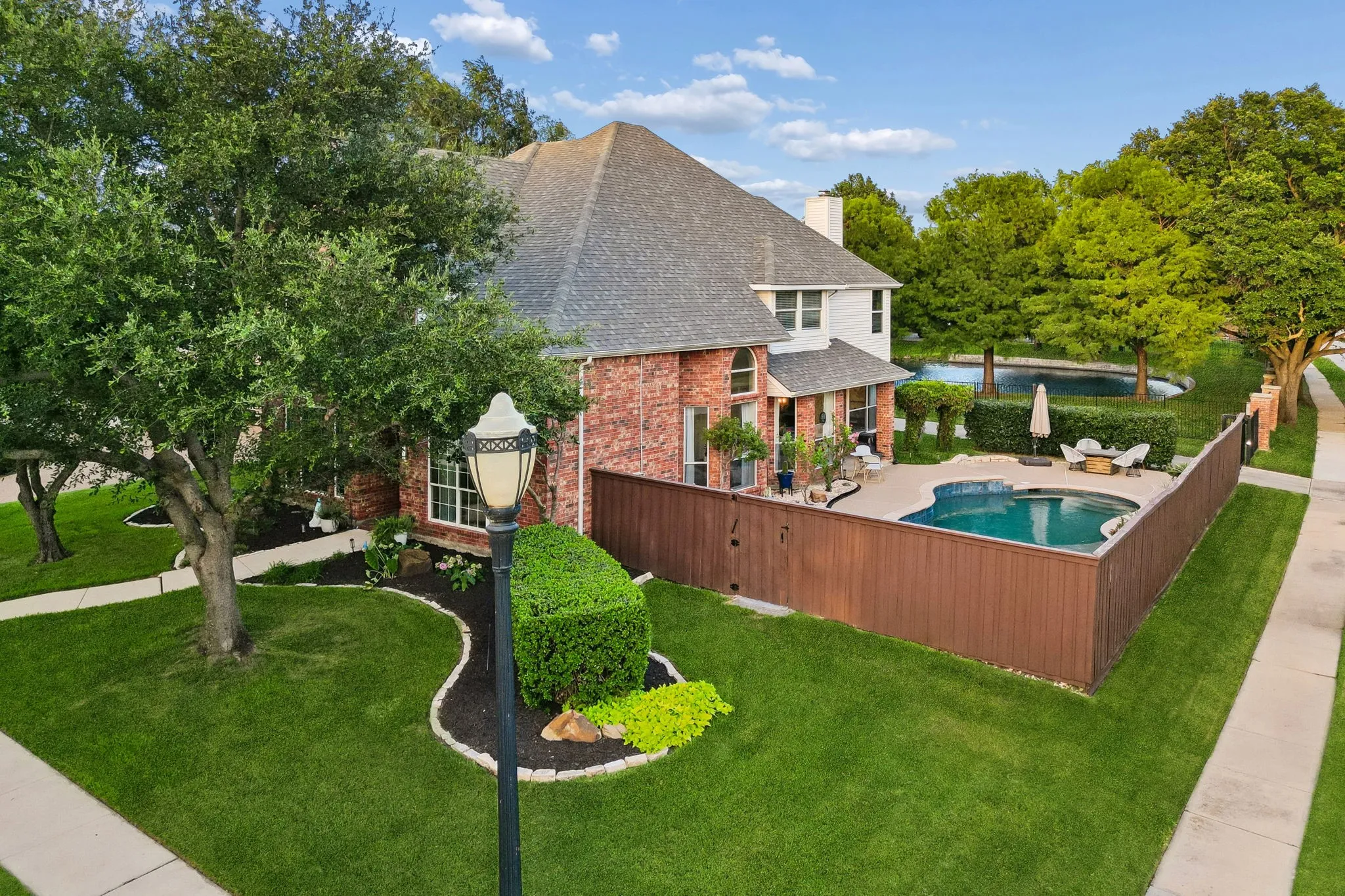 Single Family Residence For Sale in Tarrant County , 1427 Briar Meadow Drive, Keller, Texas 76248, 4 Bedroom, 4 Bathroom, 2 Garage spaces, 3,064 Sqft, built in 1995, mls#21316862, Real Estate Agent in Keller, Homes For Sale in Tarrant county, Homes For Sale in Keller, Realtor in Keller Texas, Real Estate Brokerage Independent Realty Texas, Luminita Cordes Realtor