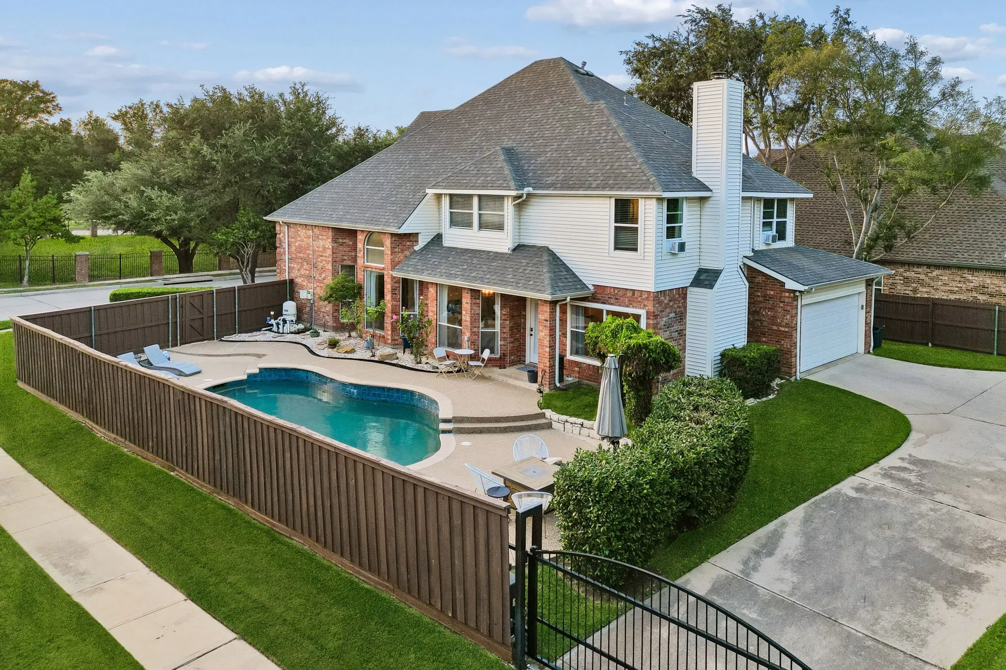 Single Family Residence For Sale in Tarrant County , 1427 Briar Meadow Drive, Keller, Texas 76248, 4 Bedroom, 4 Bathroom, 2 Garage spaces, 3,064 Sqft, built in 1995, mls#21316862, Real Estate Agent in Keller, Homes For Sale in Tarrant county, Homes For Sale in Keller, Realtor in Keller Texas, Real Estate Brokerage Independent Realty Texas, Luminita Cordes Realtor