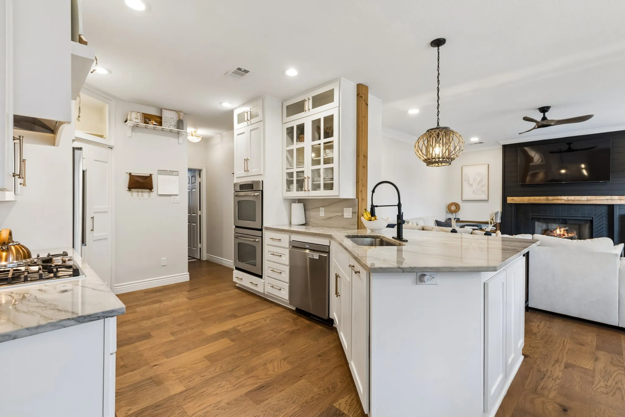 Single Family Residence For Sale in Tarrant County , 1427 Briar Meadow Drive, Keller, Texas 76248, 4 Bedroom, 4 Bathroom, 2 Garage spaces, 3,064 Sqft, built in 1995, mls#21316862, Real Estate Agent in Keller, Homes For Sale in Tarrant county, Homes For Sale in Keller, Realtor in Keller Texas, Real Estate Brokerage Independent Realty Texas, Luminita Cordes Realtor