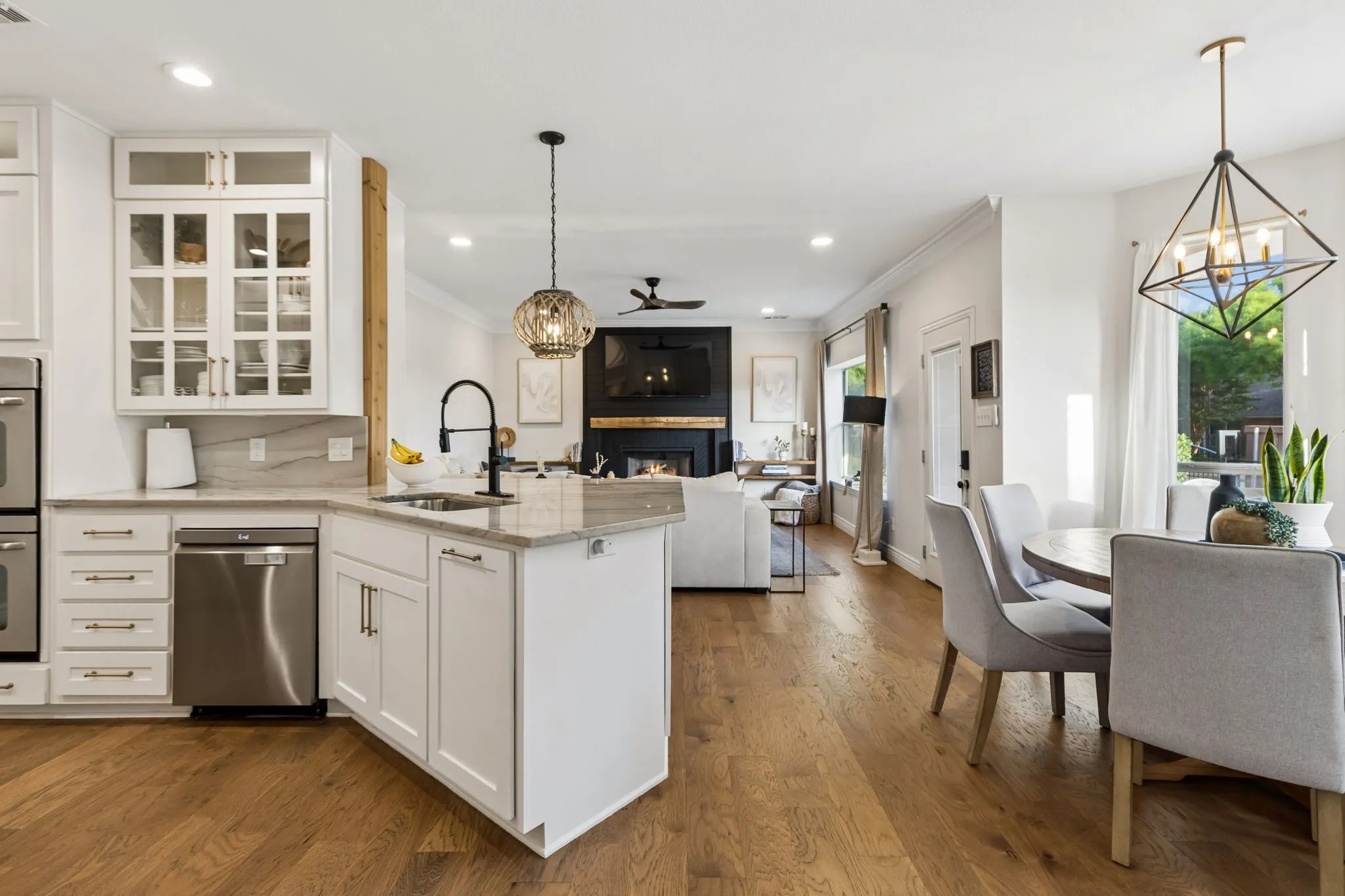 Single Family Residence For Sale in Tarrant County , 1427 Briar Meadow Drive, Keller, Texas 76248, 4 Bedroom, 4 Bathroom, 2 Garage spaces, 3,064 Sqft, built in 1995, mls#21316862, Real Estate Agent in Keller, Homes For Sale in Tarrant county, Homes For Sale in Keller, Realtor in Keller Texas, Real Estate Brokerage Independent Realty Texas, Luminita Cordes Realtor