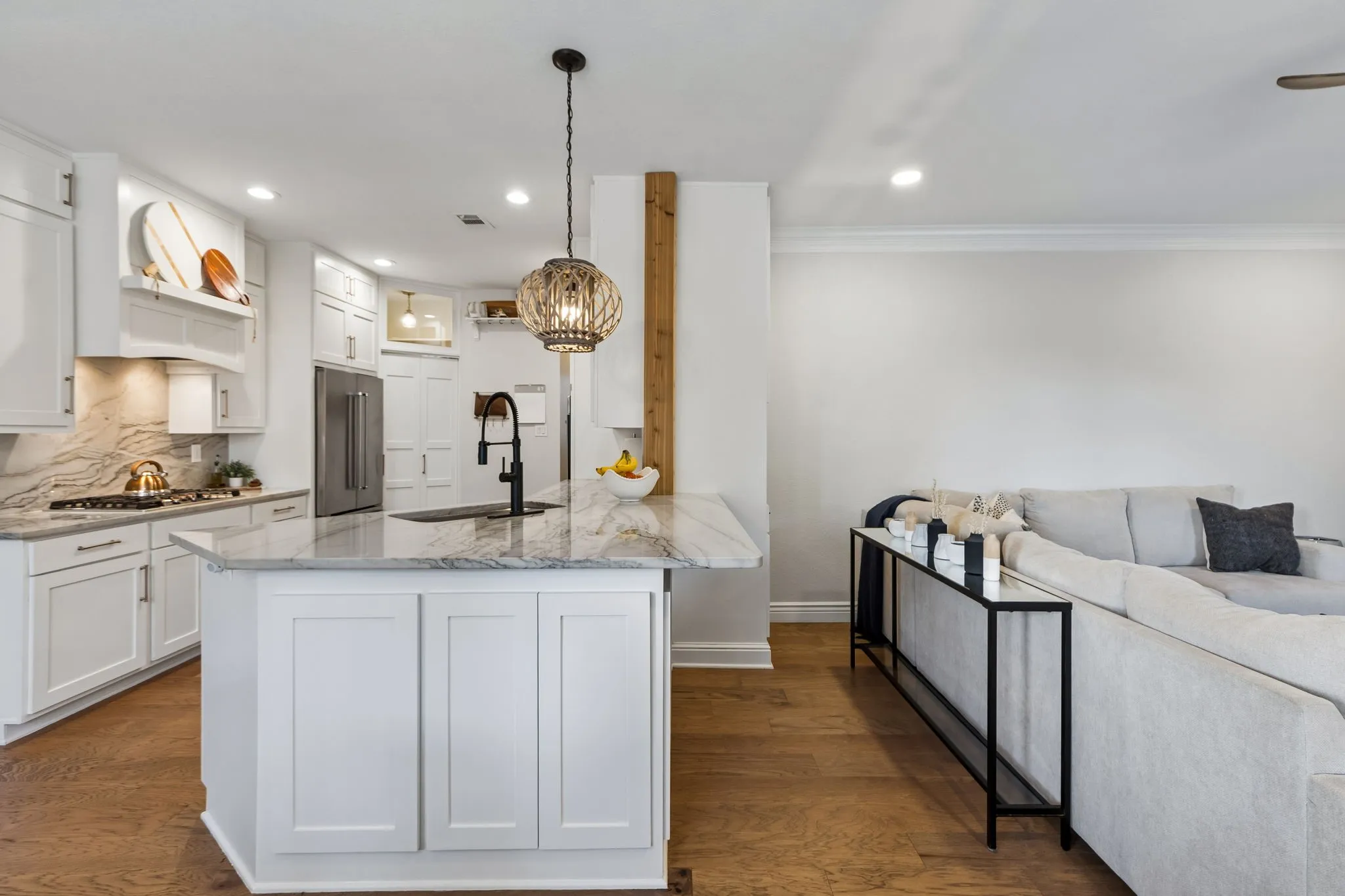 Single Family Residence For Sale in Tarrant County , 1427 Briar Meadow Drive, Keller, Texas 76248, 4 Bedroom, 4 Bathroom, 2 Garage spaces, 3,064 Sqft, built in 1995, mls#21316862, Real Estate Agent in Keller, Homes For Sale in Tarrant county, Homes For Sale in Keller, Realtor in Keller Texas, Real Estate Brokerage Independent Realty Texas, Luminita Cordes Realtor