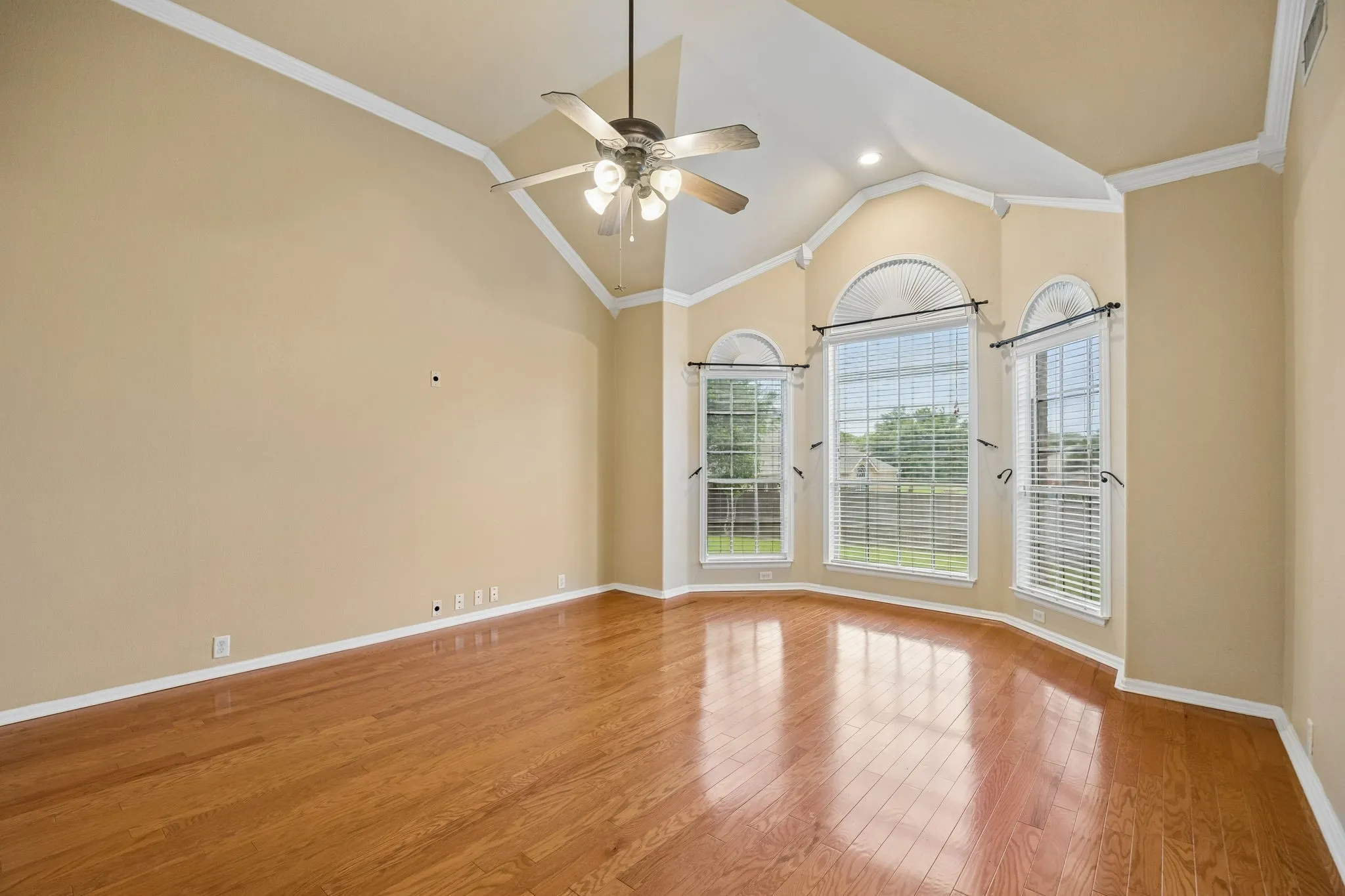 Single Family Residence For Sale in Tarrant County , 1808 Clear Summit Lane, Mansfield, Texas 76063, 4 Bedroom, 4 Bathroom, 3 Garage spaces, 3,219 Sqft, built in 2006, mls#21317384, Real Estate Agent in Mansfield, Homes For Sale in Tarrant county, Homes For Sale in Mansfield, Realtor in Mansfield Texas, Real Estate Brokerage Independent Realty Texas, Luminita Cordes Realtor