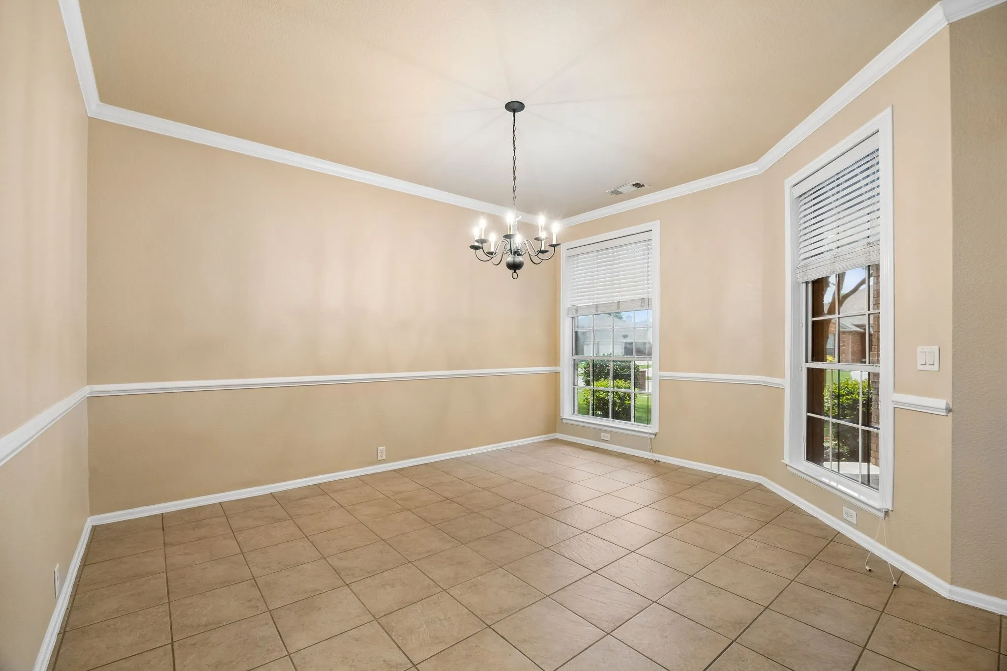 Single Family Residence For Sale in Tarrant County , 1808 Clear Summit Lane, Mansfield, Texas 76063, 4 Bedroom, 4 Bathroom, 3 Garage spaces, 3,219 Sqft, built in 2006, mls#21317384, Real Estate Agent in Mansfield, Homes For Sale in Tarrant county, Homes For Sale in Mansfield, Realtor in Mansfield Texas, Real Estate Brokerage Independent Realty Texas, Luminita Cordes Realtor