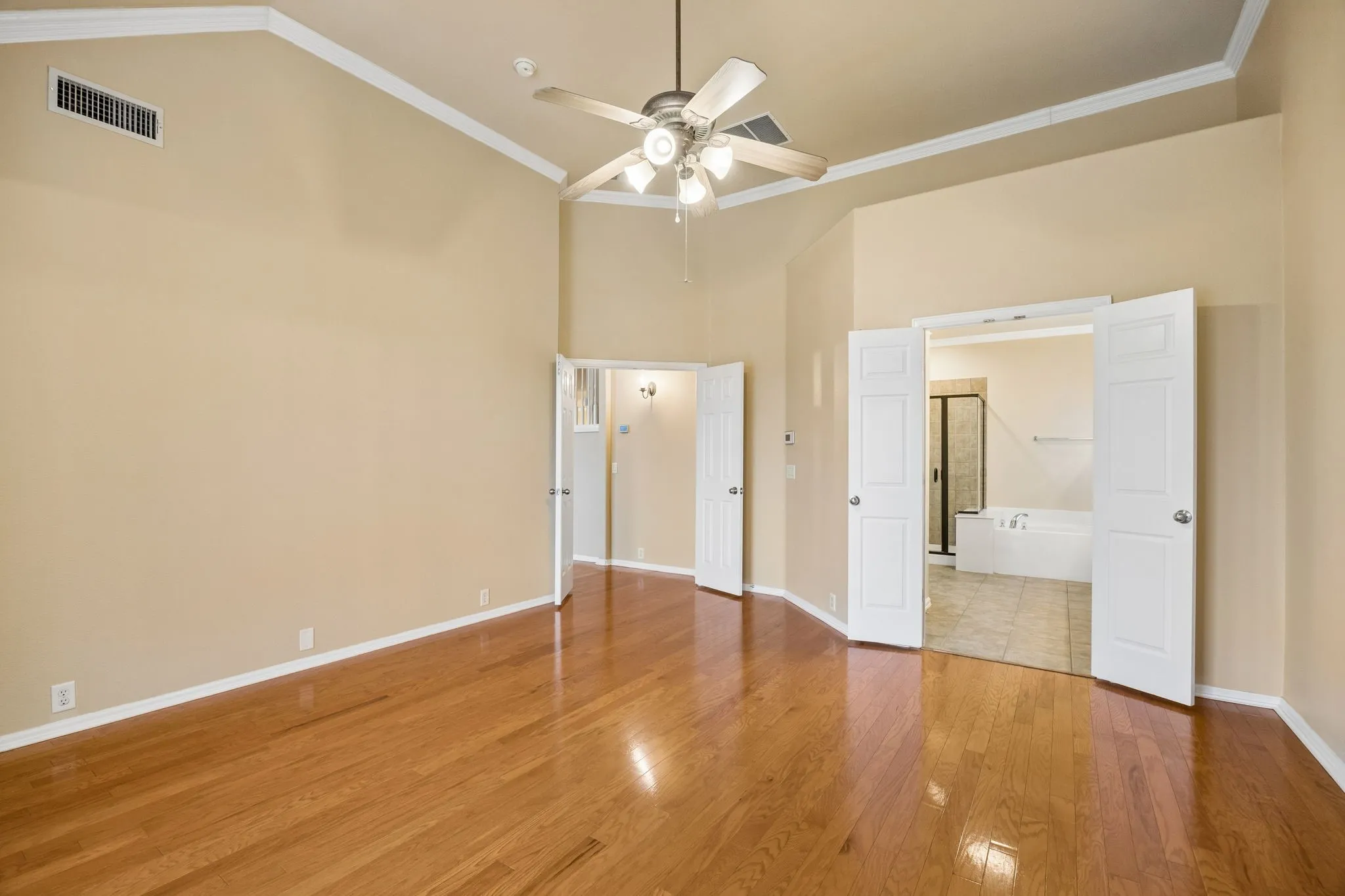 Single Family Residence For Sale in Tarrant County , 1808 Clear Summit Lane, Mansfield, Texas 76063, 4 Bedroom, 4 Bathroom, 3 Garage spaces, 3,219 Sqft, built in 2006, mls#21317384, Real Estate Agent in Mansfield, Homes For Sale in Tarrant county, Homes For Sale in Mansfield, Realtor in Mansfield Texas, Real Estate Brokerage Independent Realty Texas, Luminita Cordes Realtor