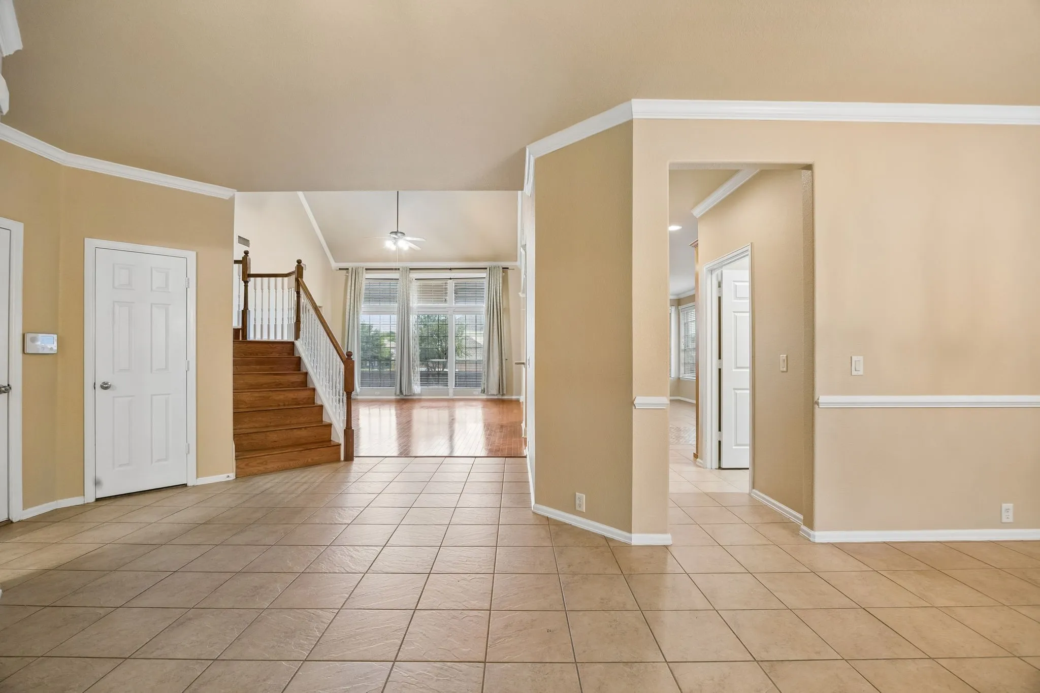 Large open Entry