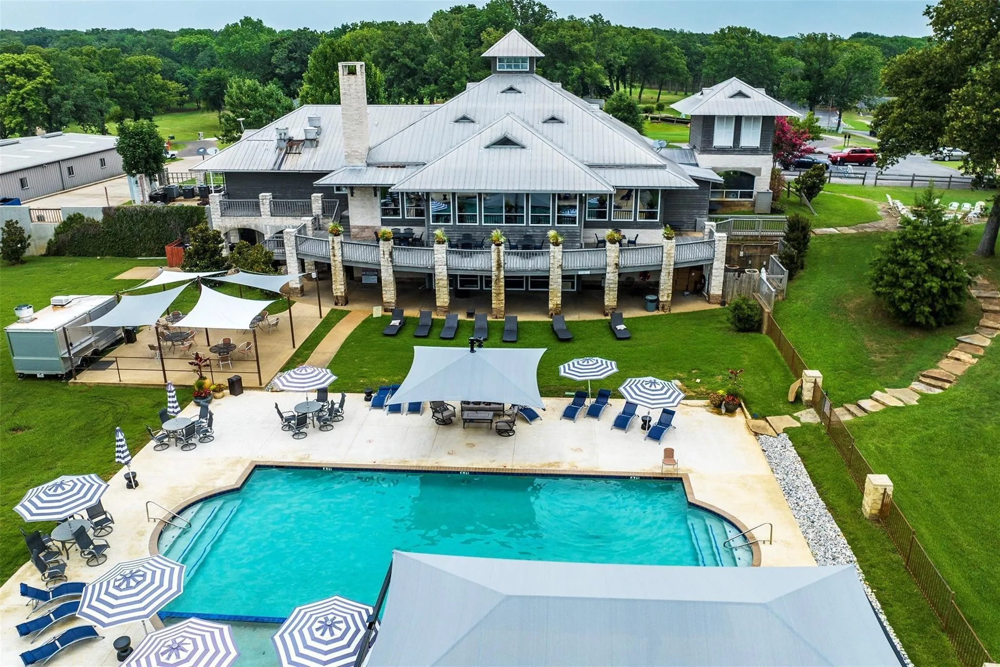 Pool and Clubhouse