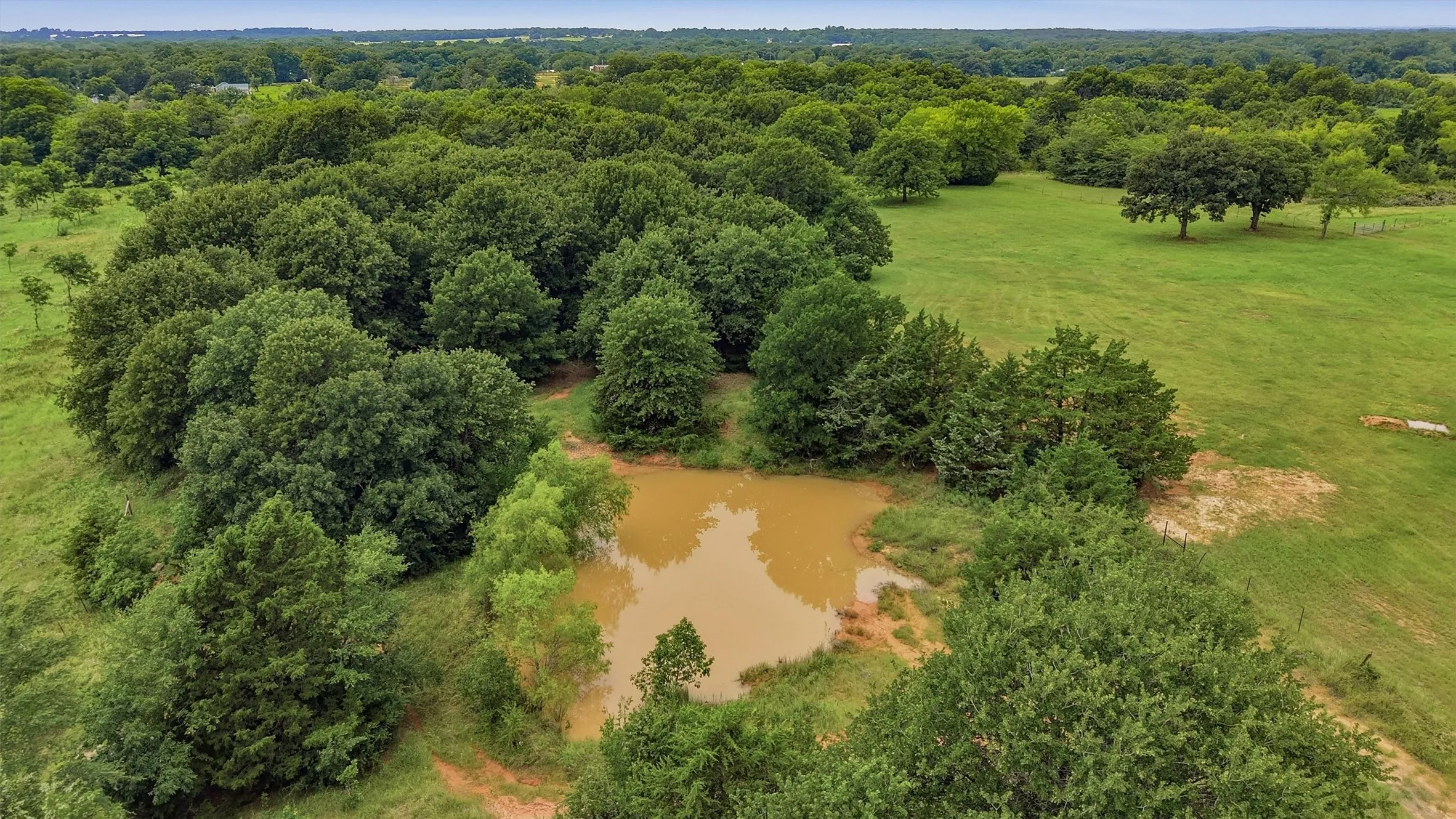 Single Family Residence For Sale in Grayson County , 7277 W Line Road, Collinsville, Texas 76233, 3 Bedroom, 2 Bathroom, 2 Garage spaces, 1,582 Sqft, built in 1998, mls#21310341, Real Estate Agent in Collinsville, Homes For Sale in Grayson county, Homes For Sale in Collinsville, Realtor in Collinsville Texas, Real Estate Brokerage Independent Realty Texas, Luminita Cordes Realtor