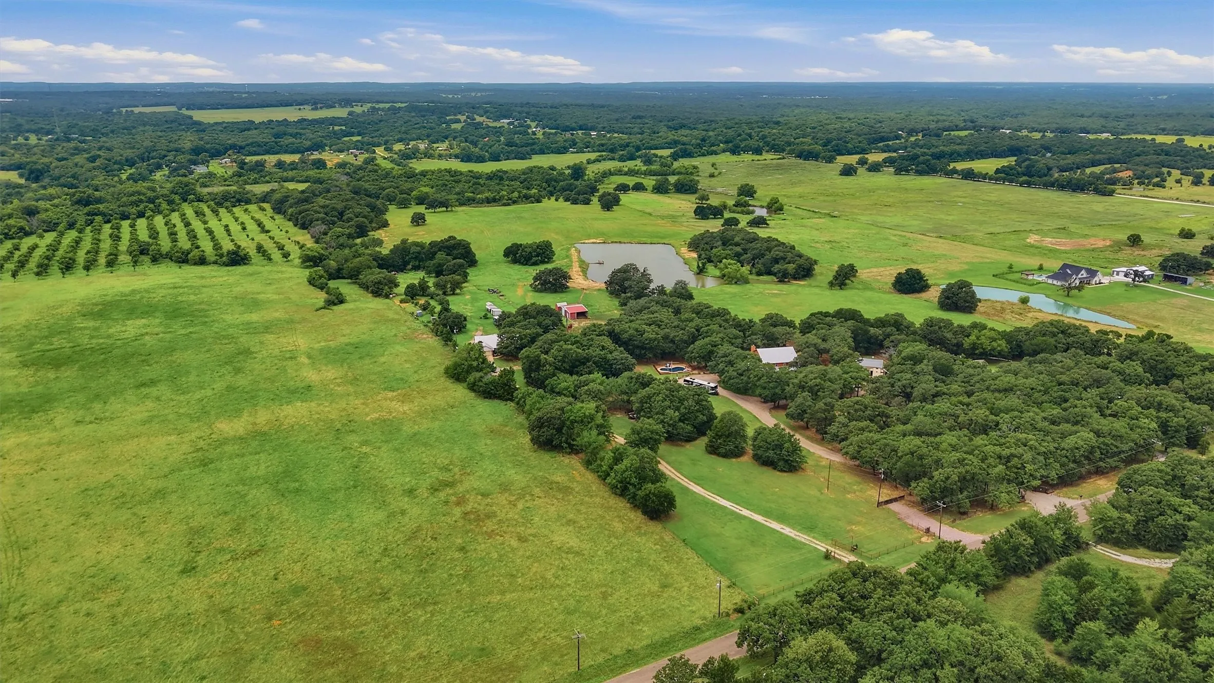 Single Family Residence For Sale in Grayson County , 7277 W Line Road, Collinsville, Texas 76233, 3 Bedroom, 2 Bathroom, 2 Garage spaces, 1,582 Sqft, built in 1998, mls#21310341, Real Estate Agent in Collinsville, Homes For Sale in Grayson county, Homes For Sale in Collinsville, Realtor in Collinsville Texas, Real Estate Brokerage Independent Realty Texas, Luminita Cordes Realtor