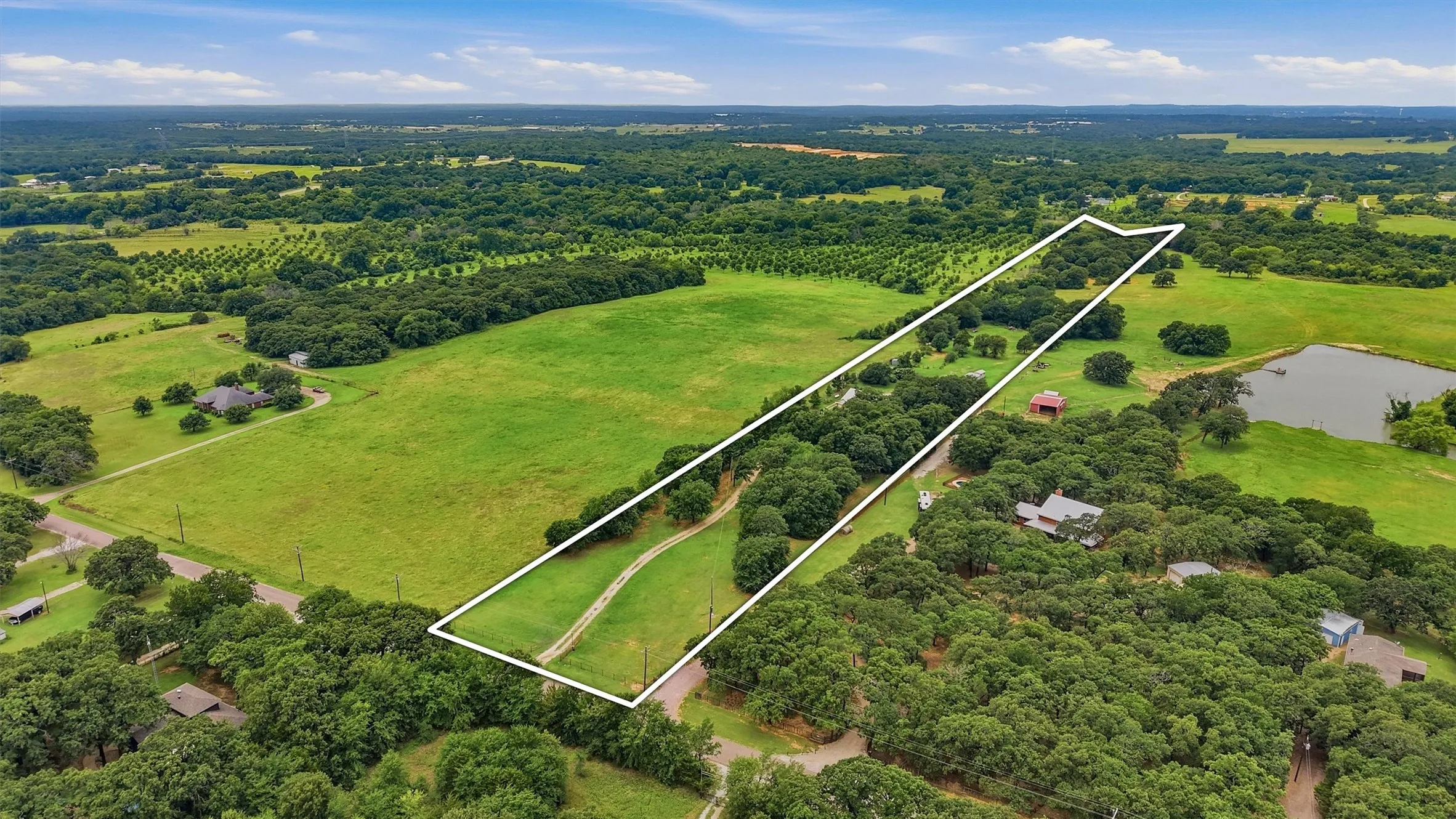Single Family Residence For Sale in Grayson County , 7277 W Line Road, Collinsville, Texas 76233, 3 Bedroom, 2 Bathroom, 2 Garage spaces, 1,582 Sqft, built in 1998, mls#21310341, Real Estate Agent in Collinsville, Homes For Sale in Grayson county, Homes For Sale in Collinsville, Realtor in Collinsville Texas, Real Estate Brokerage Independent Realty Texas, Luminita Cordes Realtor