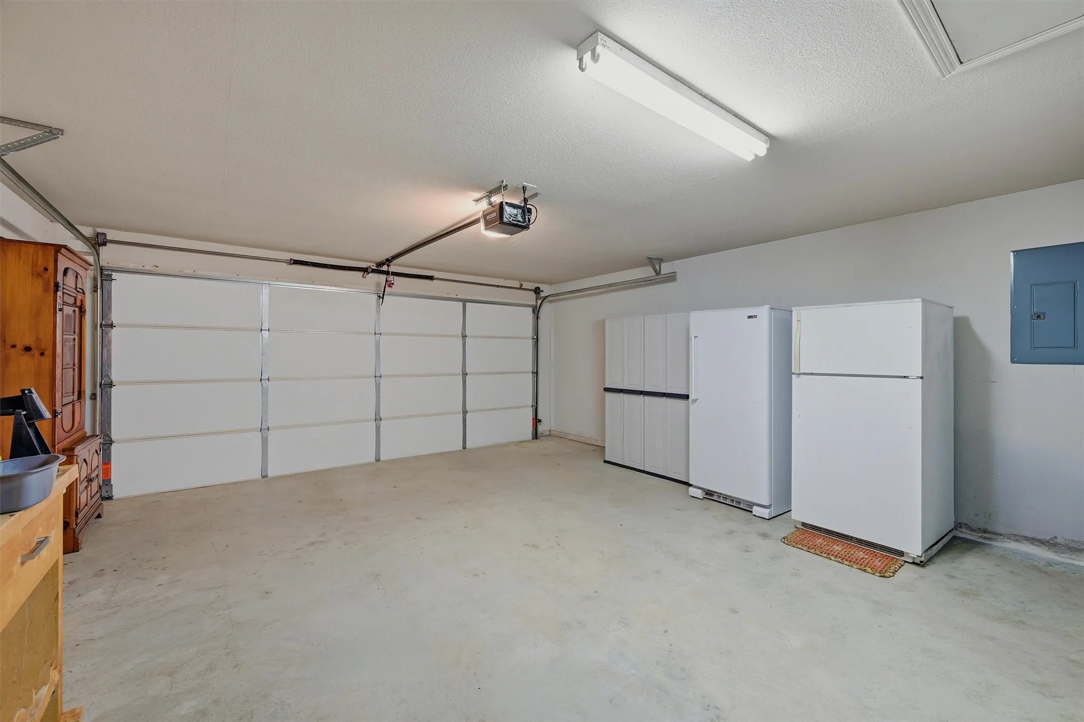 Single Family Residence For Sale in Grayson County , 7277 W Line Road, Collinsville, Texas 76233, 3 Bedroom, 2 Bathroom, 2 Garage spaces, 1,582 Sqft, built in 1998, mls#21310341, Real Estate Agent in Collinsville, Homes For Sale in Grayson county, Homes For Sale in Collinsville, Realtor in Collinsville Texas, Real Estate Brokerage Independent Realty Texas, Luminita Cordes Realtor
