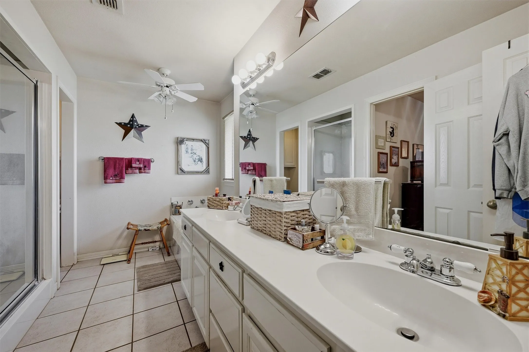 Single Family Residence For Sale in Grayson County , 7277 W Line Road, Collinsville, Texas 76233, 3 Bedroom, 2 Bathroom, 2 Garage spaces, 1,582 Sqft, built in 1998, mls#21310341, Real Estate Agent in Collinsville, Homes For Sale in Grayson county, Homes For Sale in Collinsville, Realtor in Collinsville Texas, Real Estate Brokerage Independent Realty Texas, Luminita Cordes Realtor