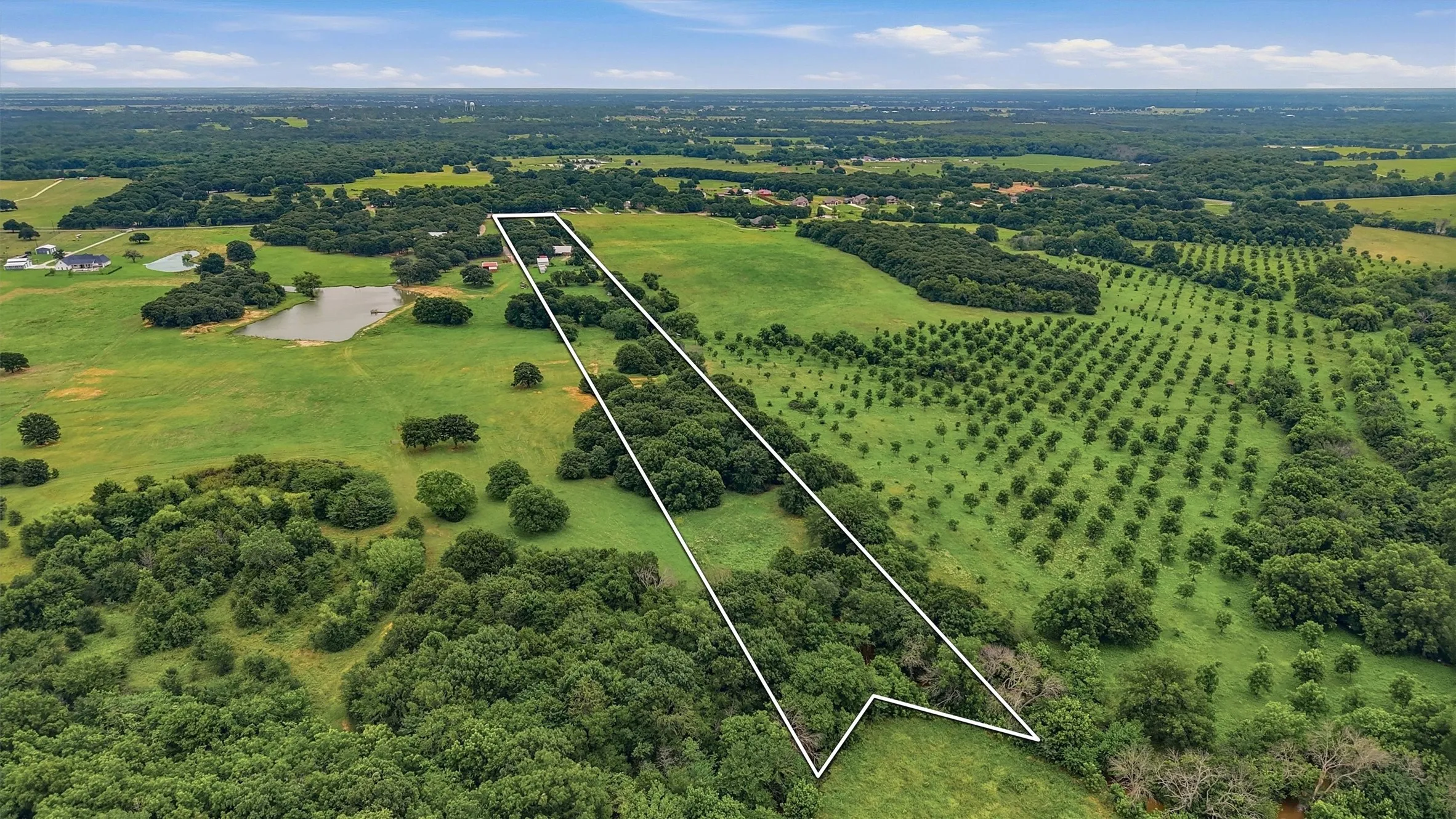 Single Family Residence For Sale in Grayson County , 7277 W Line Road, Collinsville, Texas 76233, 3 Bedroom, 2 Bathroom, 2 Garage spaces, 1,582 Sqft, built in 1998, mls#21310341, Real Estate Agent in Collinsville, Homes For Sale in Grayson county, Homes For Sale in Collinsville, Realtor in Collinsville Texas, Real Estate Brokerage Independent Realty Texas, Luminita Cordes Realtor