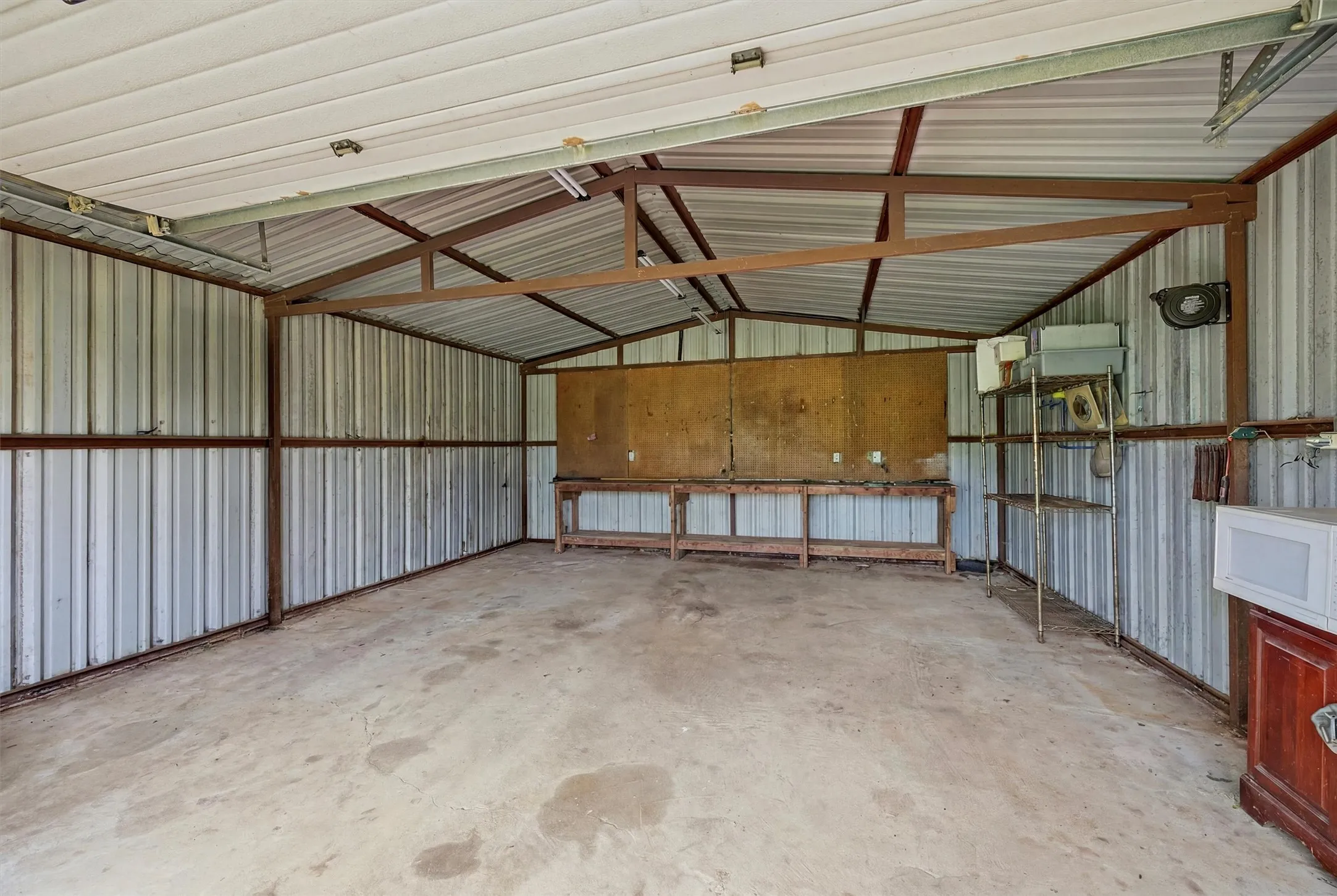 Single Family Residence For Sale in Grayson County , 7277 W Line Road, Collinsville, Texas 76233, 3 Bedroom, 2 Bathroom, 2 Garage spaces, 1,582 Sqft, built in 1998, mls#21310341, Real Estate Agent in Collinsville, Homes For Sale in Grayson county, Homes For Sale in Collinsville, Realtor in Collinsville Texas, Real Estate Brokerage Independent Realty Texas, Luminita Cordes Realtor