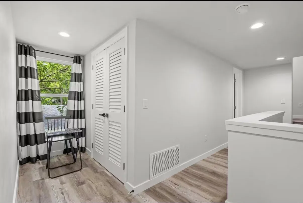 Duplex For Sale in Grayson County , 506 W Owing Street, Denison, Texas 75020, 8 Bedrooms, 6 Bathrooms, Garage spaces, 0 Sqft, built in 1945, Price $425,000, mls#21317426, Real Estate Agent in Denison, Homes For Sale in Grayson county, Homes For Sale in Denison, Realtor in Denison Texas, Real Estate Brokerage Independent Realty Texas, Luminita Cordes Realtor
