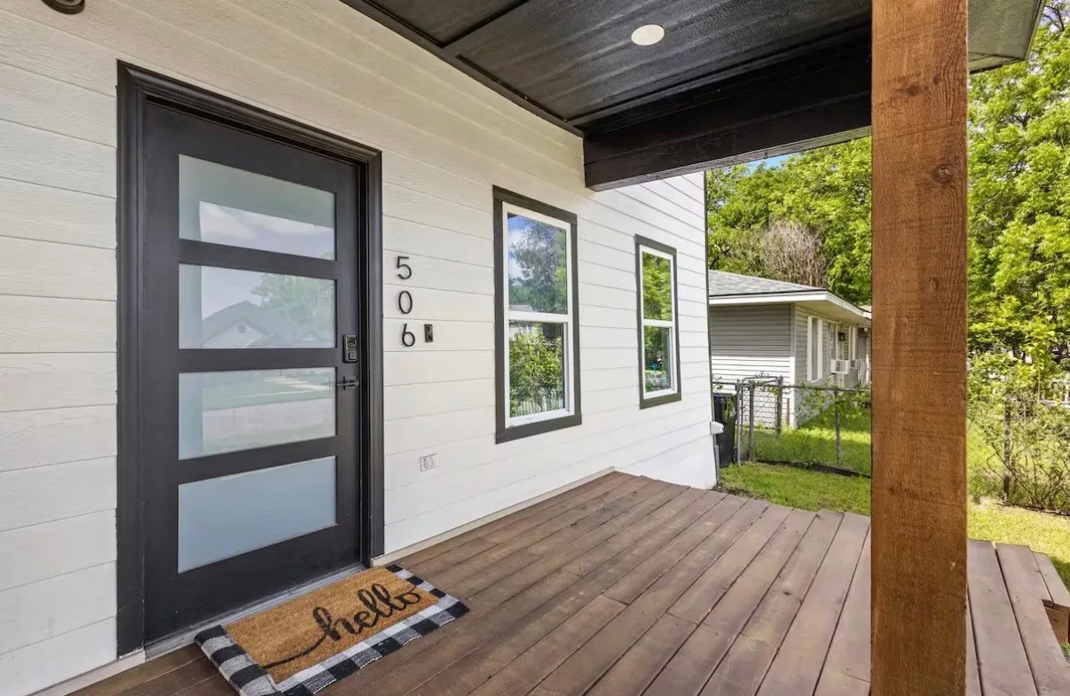 Duplex For Sale in Grayson County , 506 W Owing Street, Denison, Texas 75020, 8 Bedrooms, 6 Bathrooms, Garage spaces, 0 Sqft, built in 1945, Price $425,000, mls#21317426, Real Estate Agent in Denison, Homes For Sale in Grayson county, Homes For Sale in Denison, Realtor in Denison Texas, Real Estate Brokerage Independent Realty Texas, Luminita Cordes Realtor