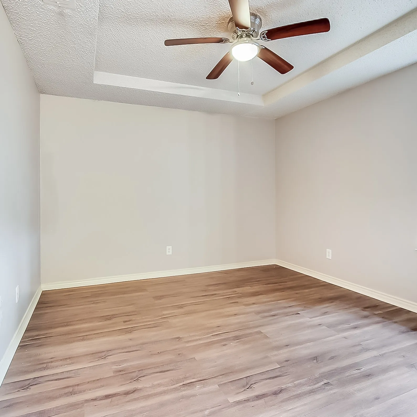 Single Family Residence For Sale in Dallas County , 504 Sierra Drive, De Soto, Texas 75115, 3 Bedroom, 2 Bathroom, 2 Garage spaces, 1,474 Sqft, built in 1980, mls#21317429, Real Estate Agent in De Soto, Homes For Sale in Dallas county, Homes For Sale in De Soto, Realtor in De Soto Texas, Real Estate Brokerage Independent Realty Texas, Luminita Cordes Realtor