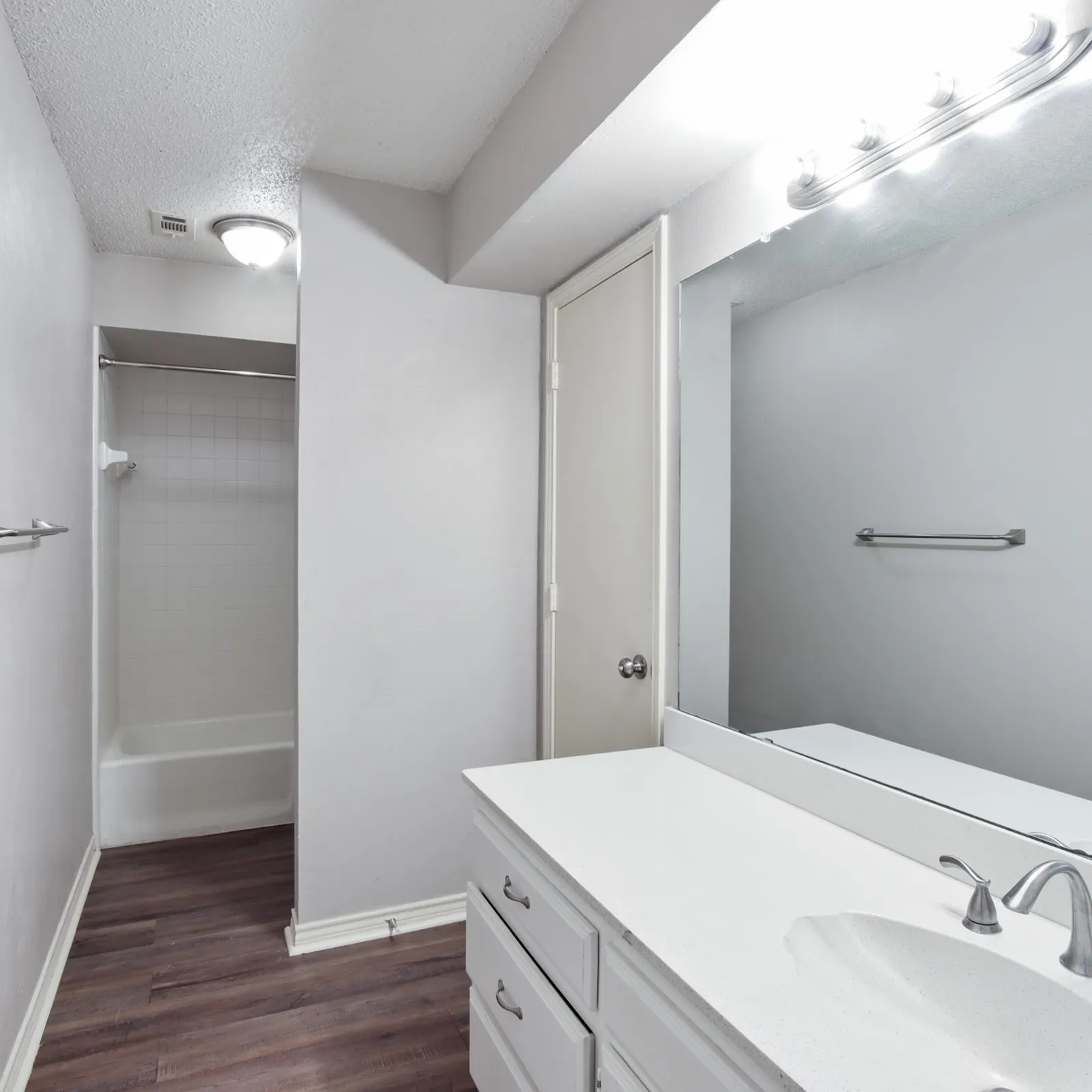 Single Family Residence For Sale in Dallas County , 504 Sierra Drive, De Soto, Texas 75115, 3 Bedroom, 2 Bathroom, 2 Garage spaces, 1,474 Sqft, built in 1980, mls#21317429, Real Estate Agent in De Soto, Homes For Sale in Dallas county, Homes For Sale in De Soto, Realtor in De Soto Texas, Real Estate Brokerage Independent Realty Texas, Luminita Cordes Realtor